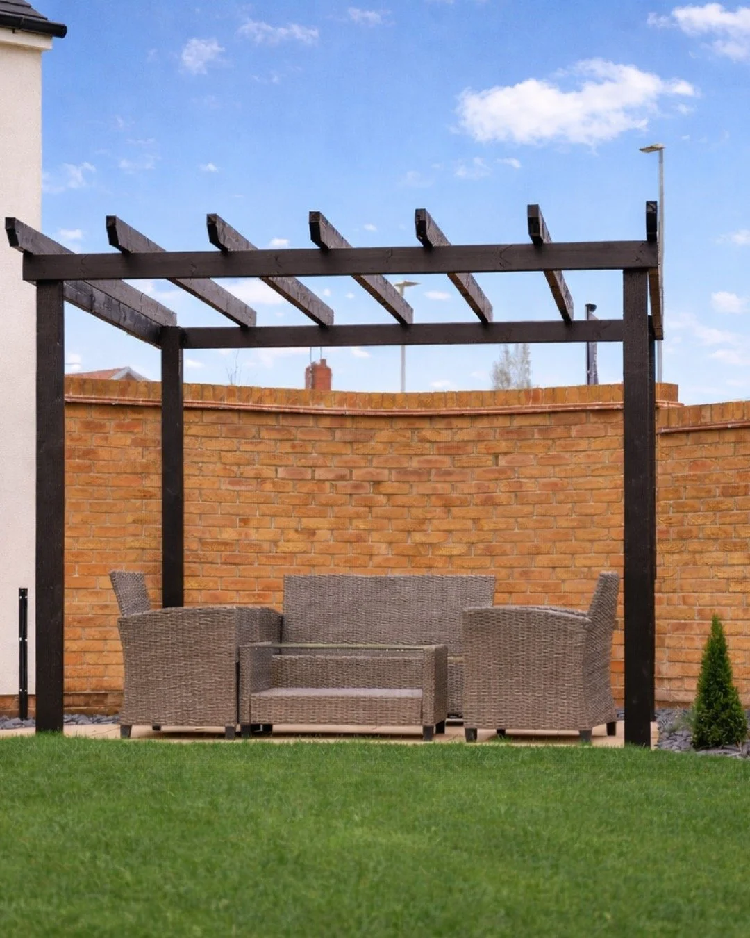 The days are still short and the weather&rsquo;s doing what January does best, but moments like this remind us what&rsquo;s just around the corner.

A quiet garden, space to sit back, and outdoor areas designed to be enjoyed as the seasons change.

?