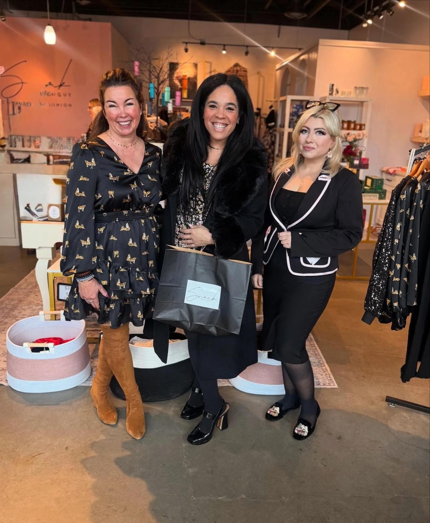 You already KNOW how excited I am for this opening! 🙌🏼
We&rsquo;ve had a need for the perfect quality clothing boutique and here they ARE! Welcome @swankgirl to @cityofup_wa ! They&rsquo;ve got great looks for the ladies, the gents and of course gi