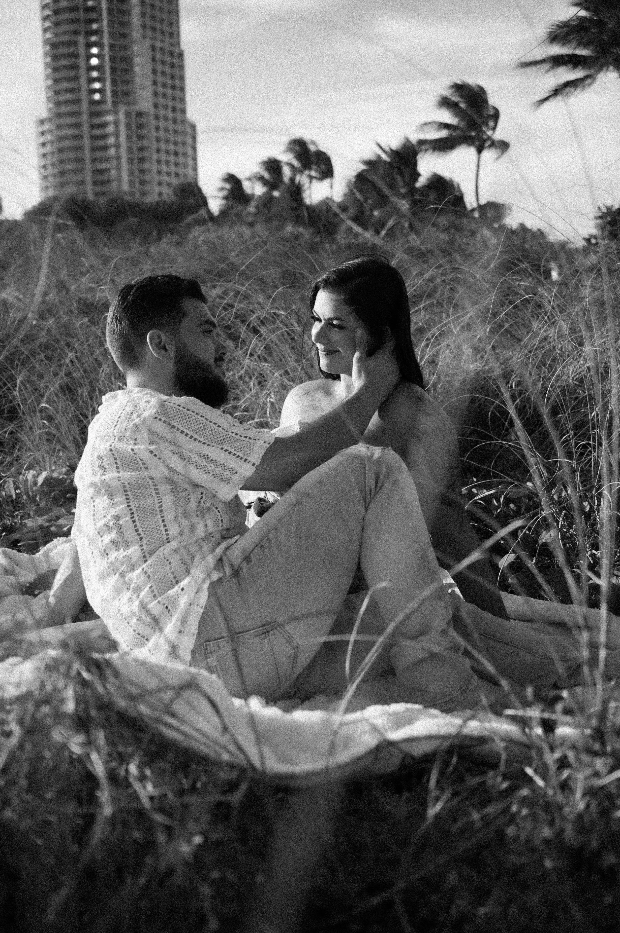 southpointe-beach-engagement-photosession-photography-couple-miami-beachphotosession-052.jpg