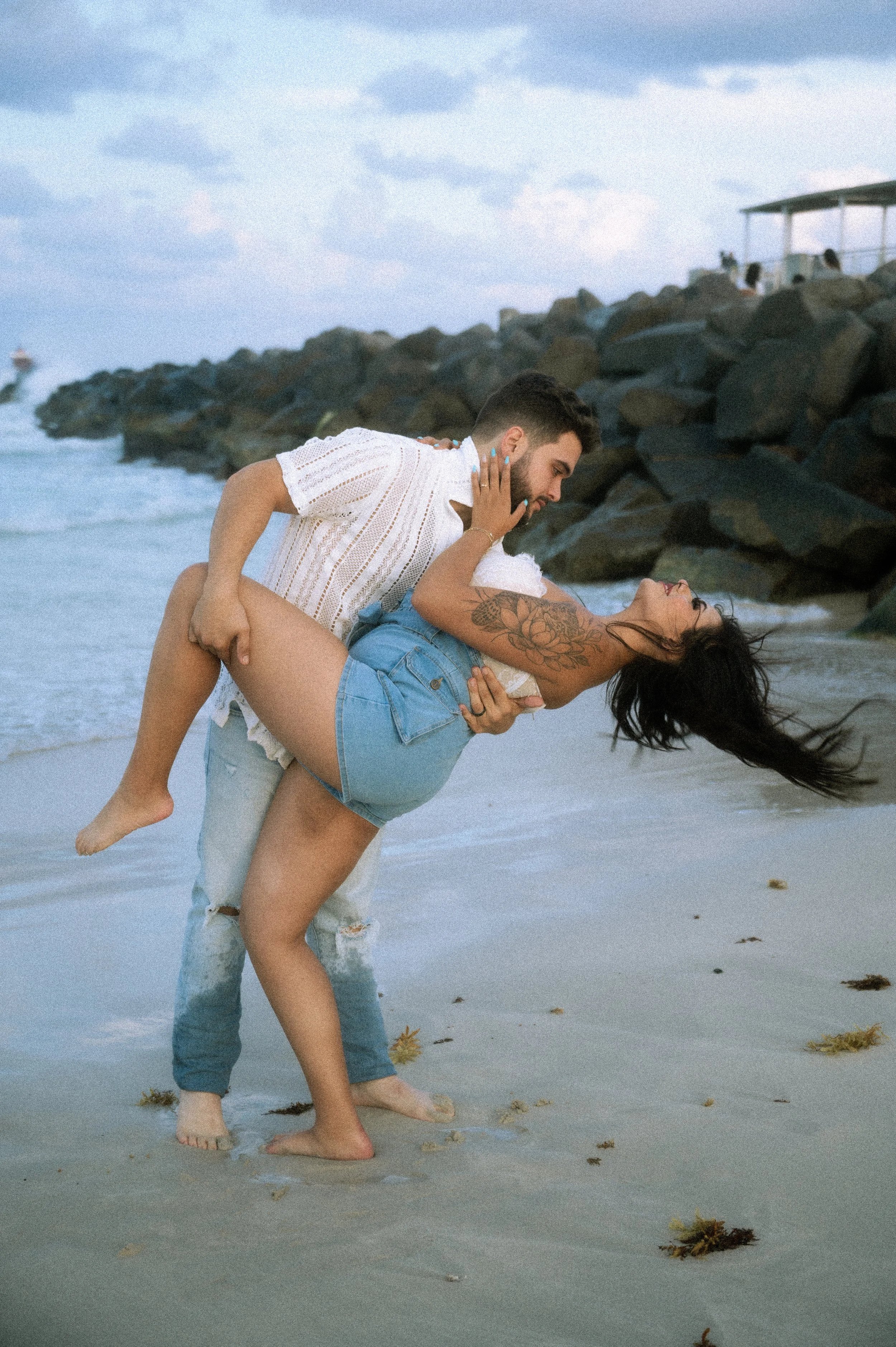 southpointe-beach-engagement-photosession-photography-couple-miami-beachphotosession-258.jpg