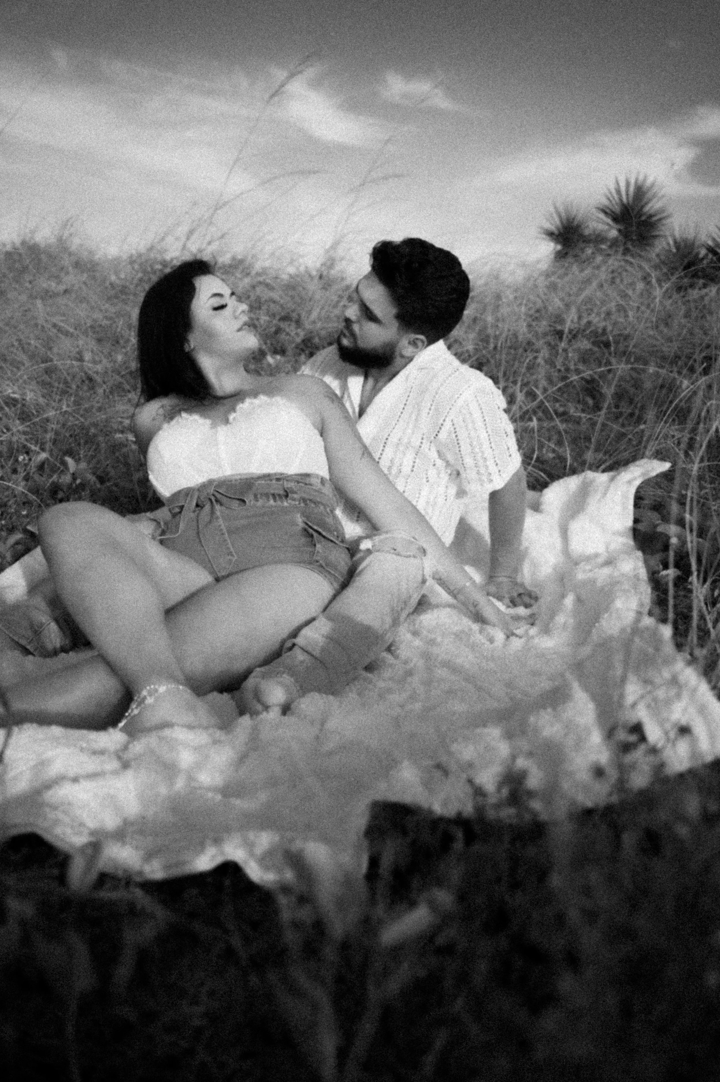 southpointe-beach-engagement-photosession-photography-couple-miami-beachphotosession-010.jpg