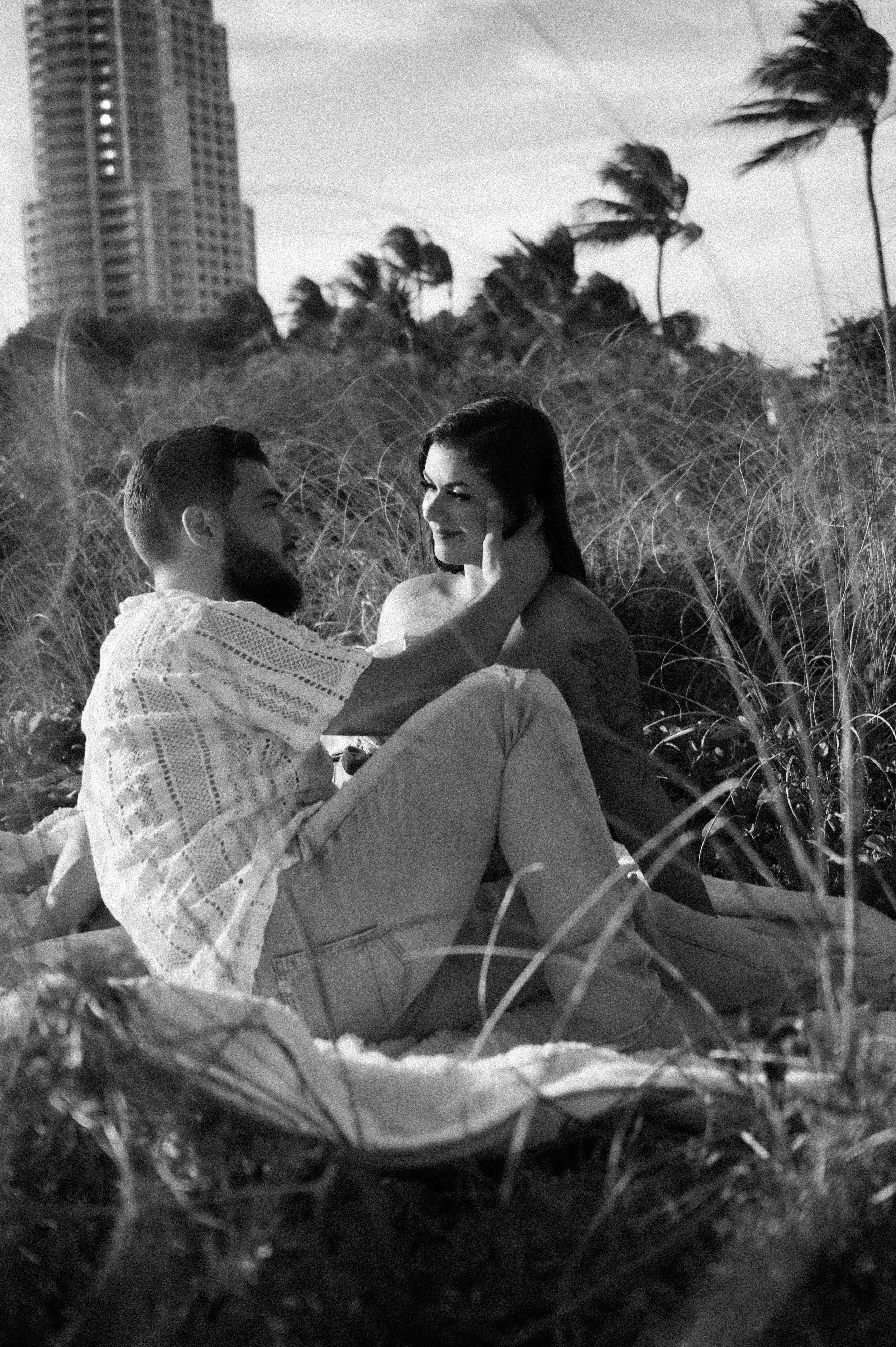 southpointe-beach-engagement-photosession-photography-couple-miami-beachphotosession-051.jpg