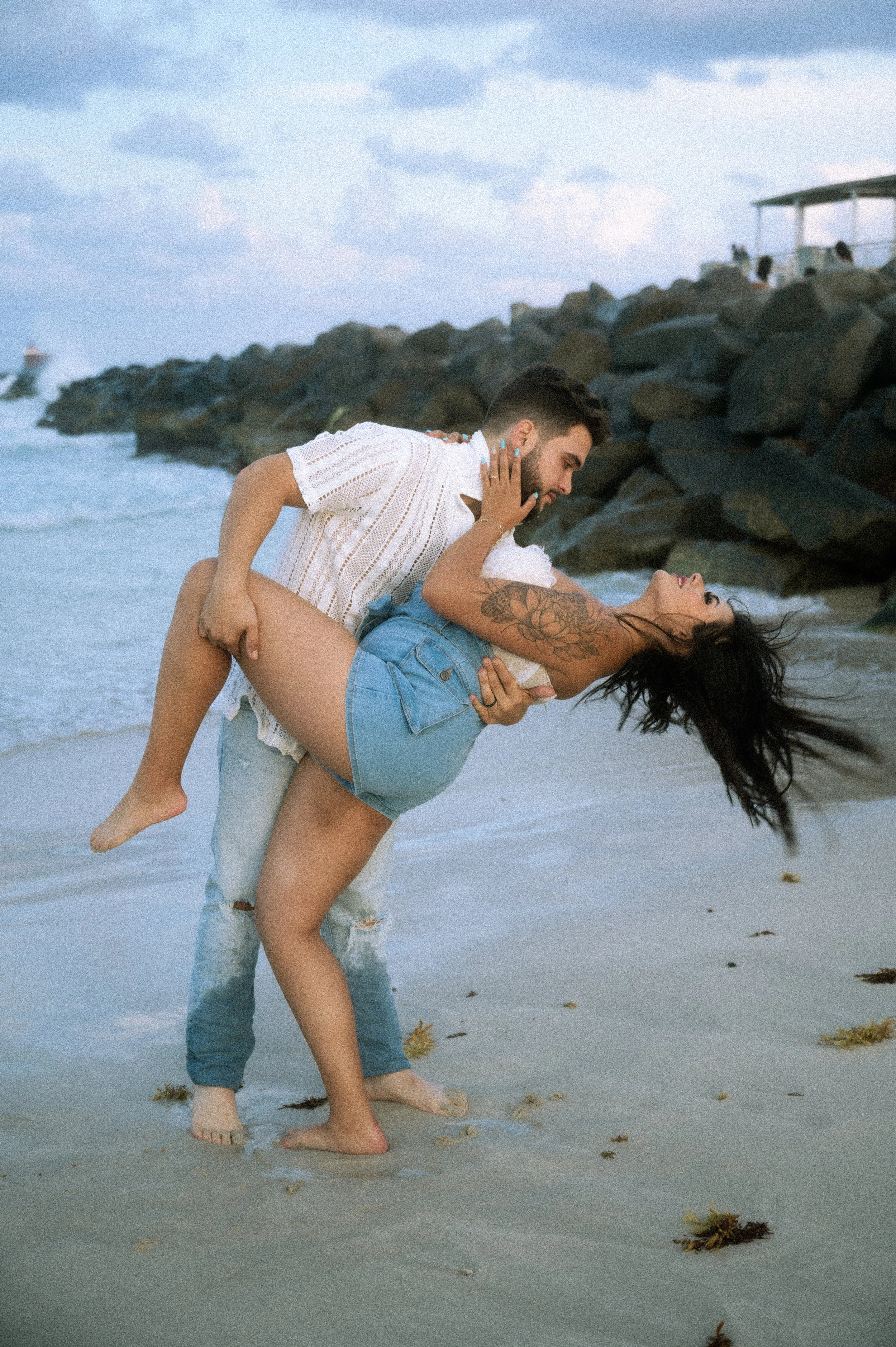 southpointe-beach-engagement-photosession-photography-couple-miami-beachphotosession-257.jpg