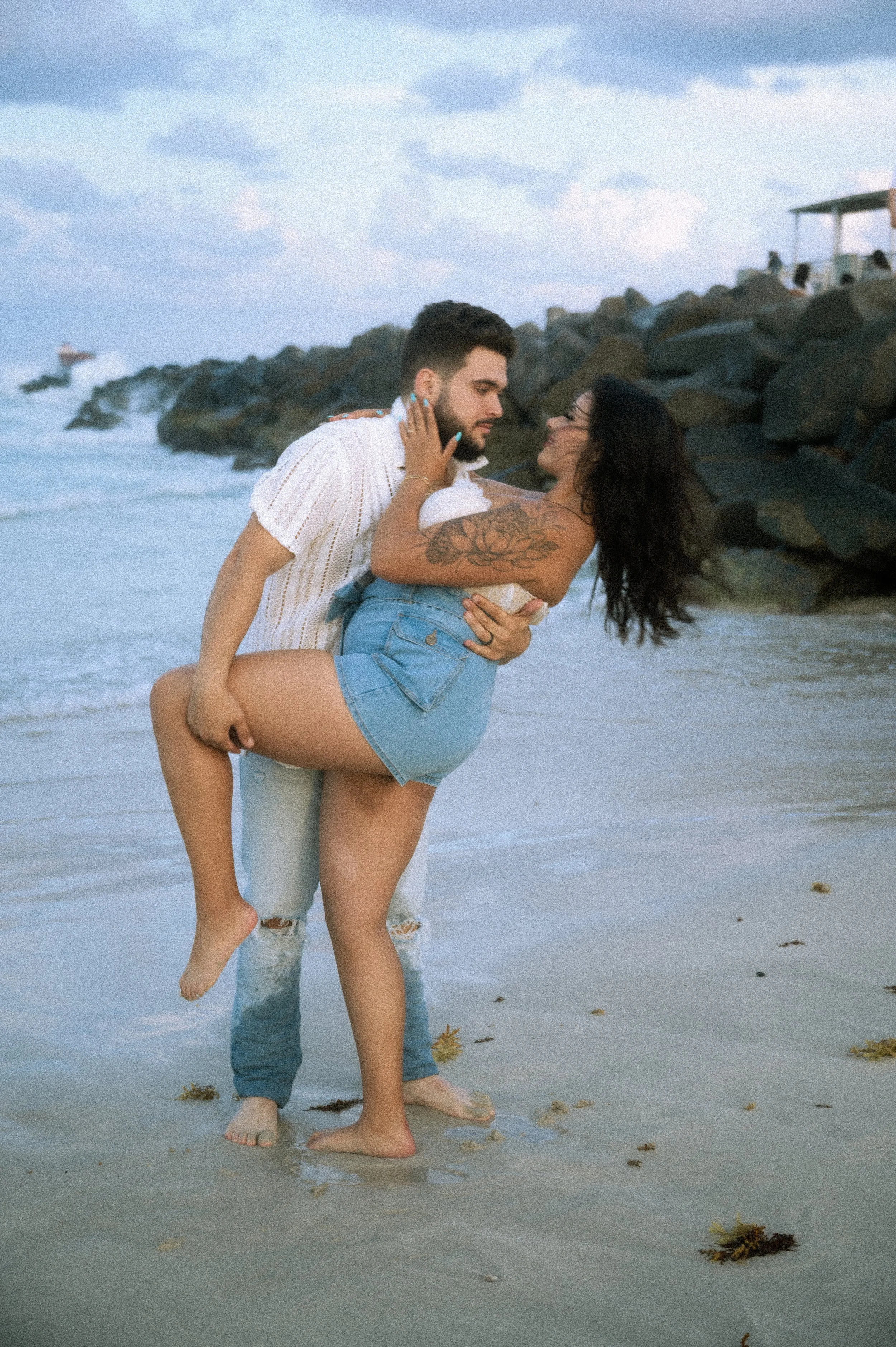 southpointe-beach-engagement-photosession-photography-couple-miami-beachphotosession-251.jpg