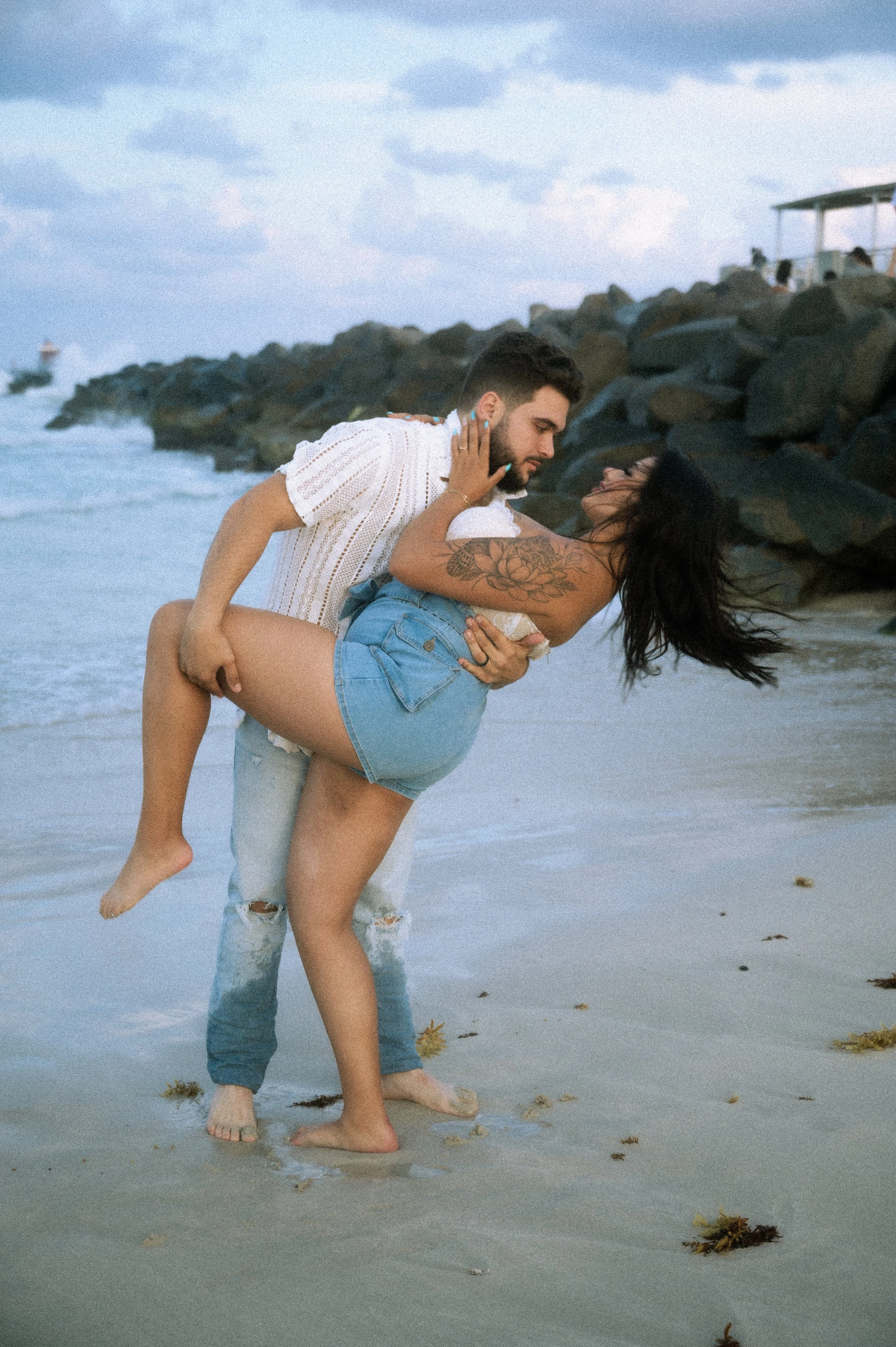 southpointe-beach-engagement-photosession-photography-couple-miami-beachphotosession-253.jpg