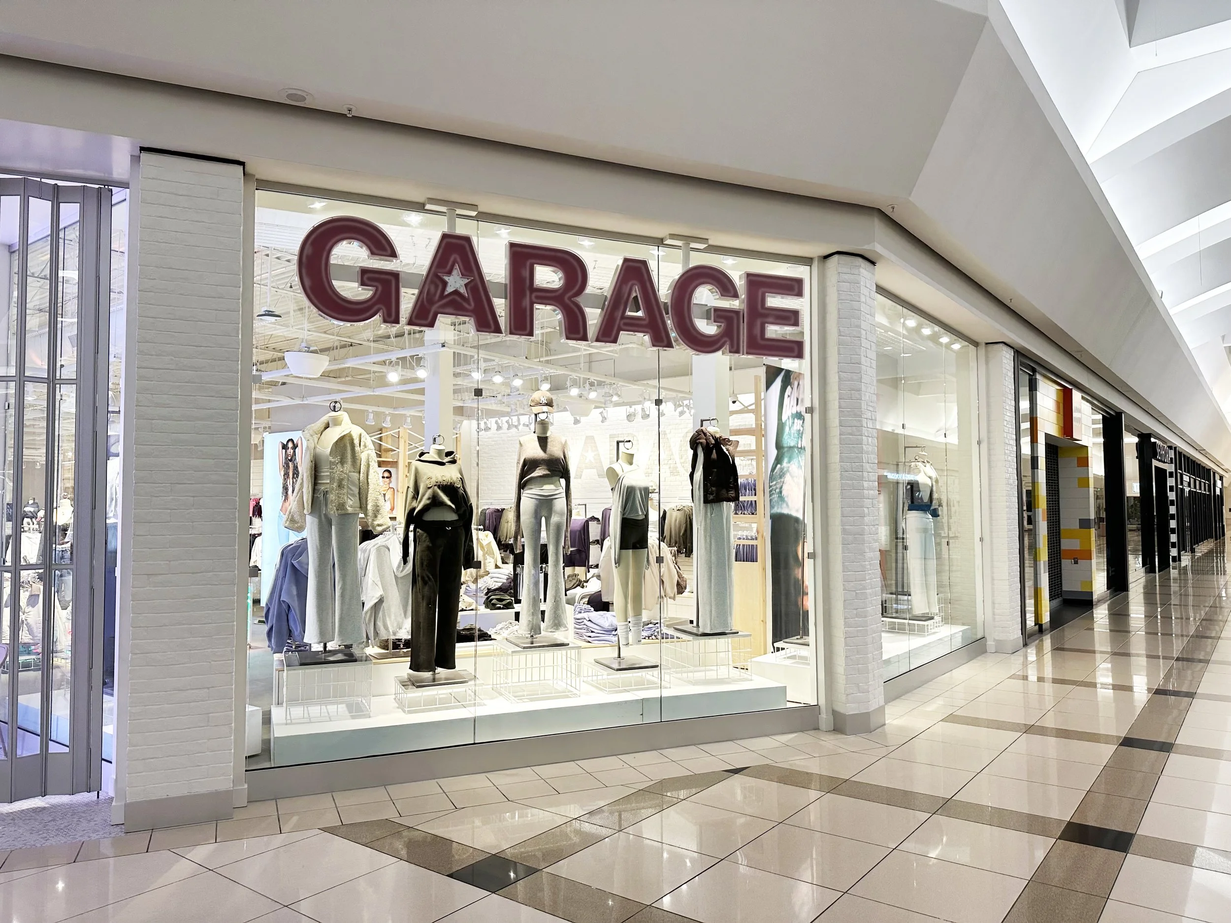 Garage_Woodland-Mall_32b-Feature.jpg