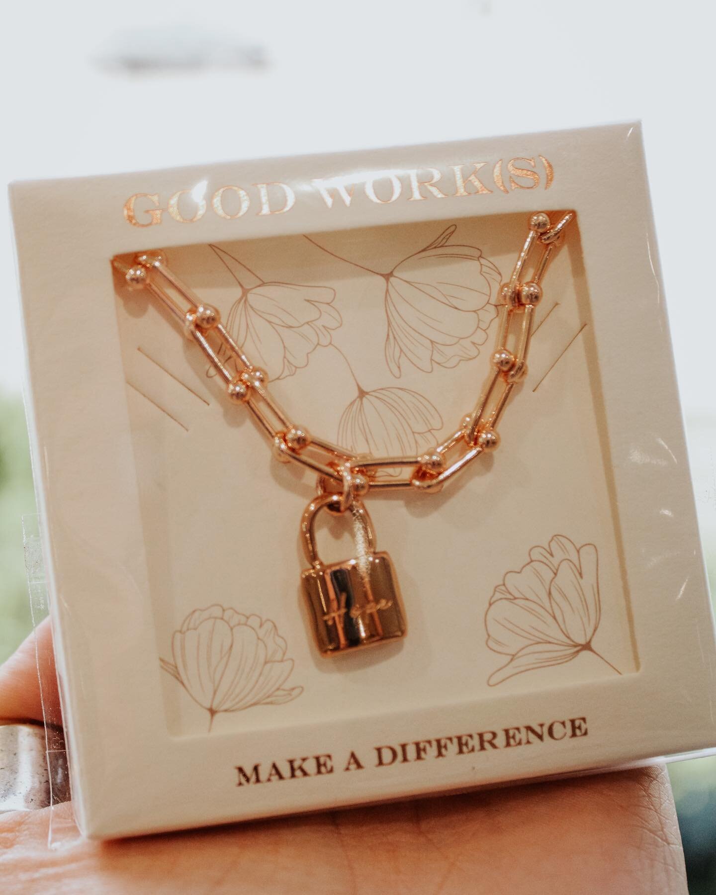 Show mom how much she means to you with a great gift!🌷💕
#mothersday2023 #tiffanyandcodupe #giftformom #northmankato