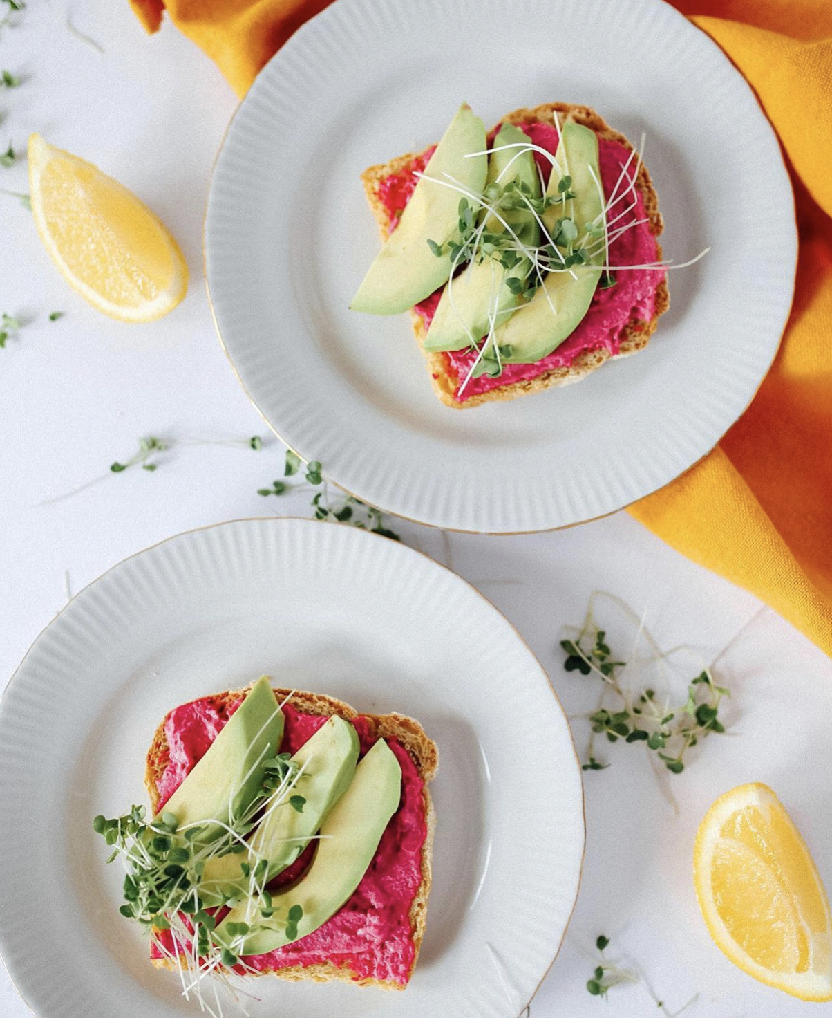 TOAST HUMMUS DE BETTERAVE