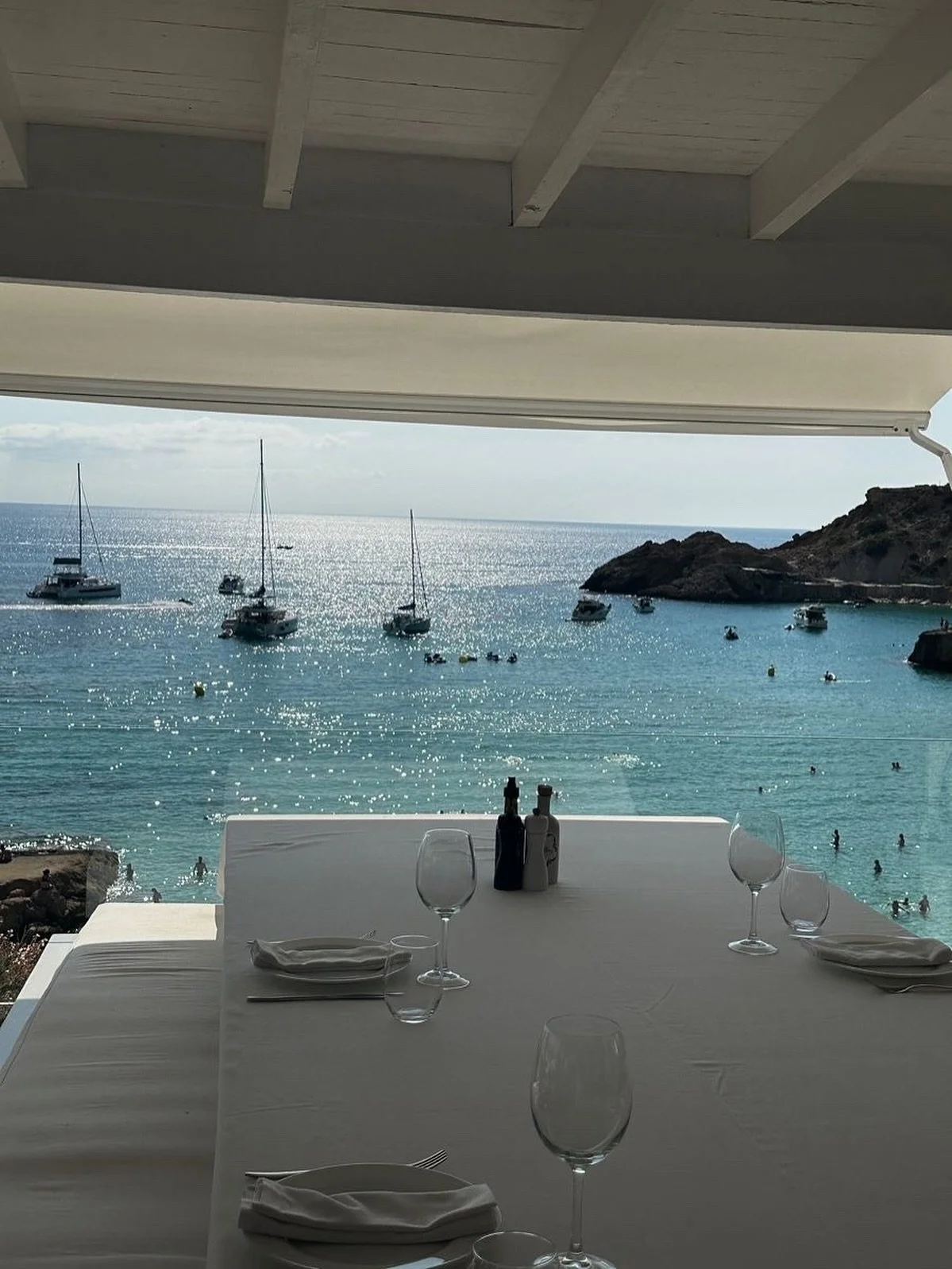 Lunch by the sea

#mediterraneantears 

Credit: unknown