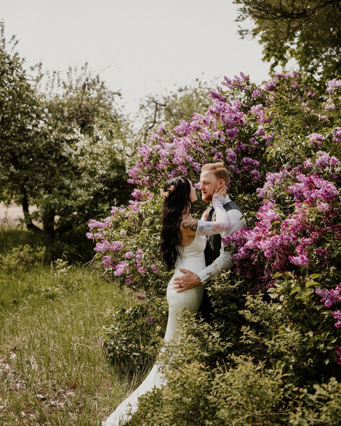 Hannah and Brandon are literally the cutest! This intimate wedding was just perfection ✨