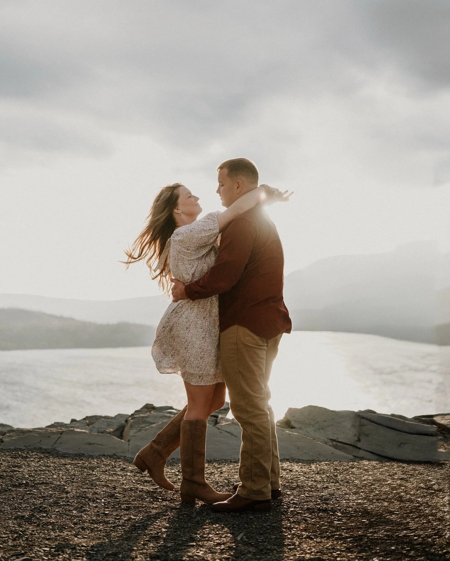 Just another magical day in Glacier ✨
.
@amberlynnphotographyy thank you for letting me tag along 🤍
.
.
.
#montanawedding #montanaphotographer #glaciernationalpark #montanaelopementphotographer #montanaelopement