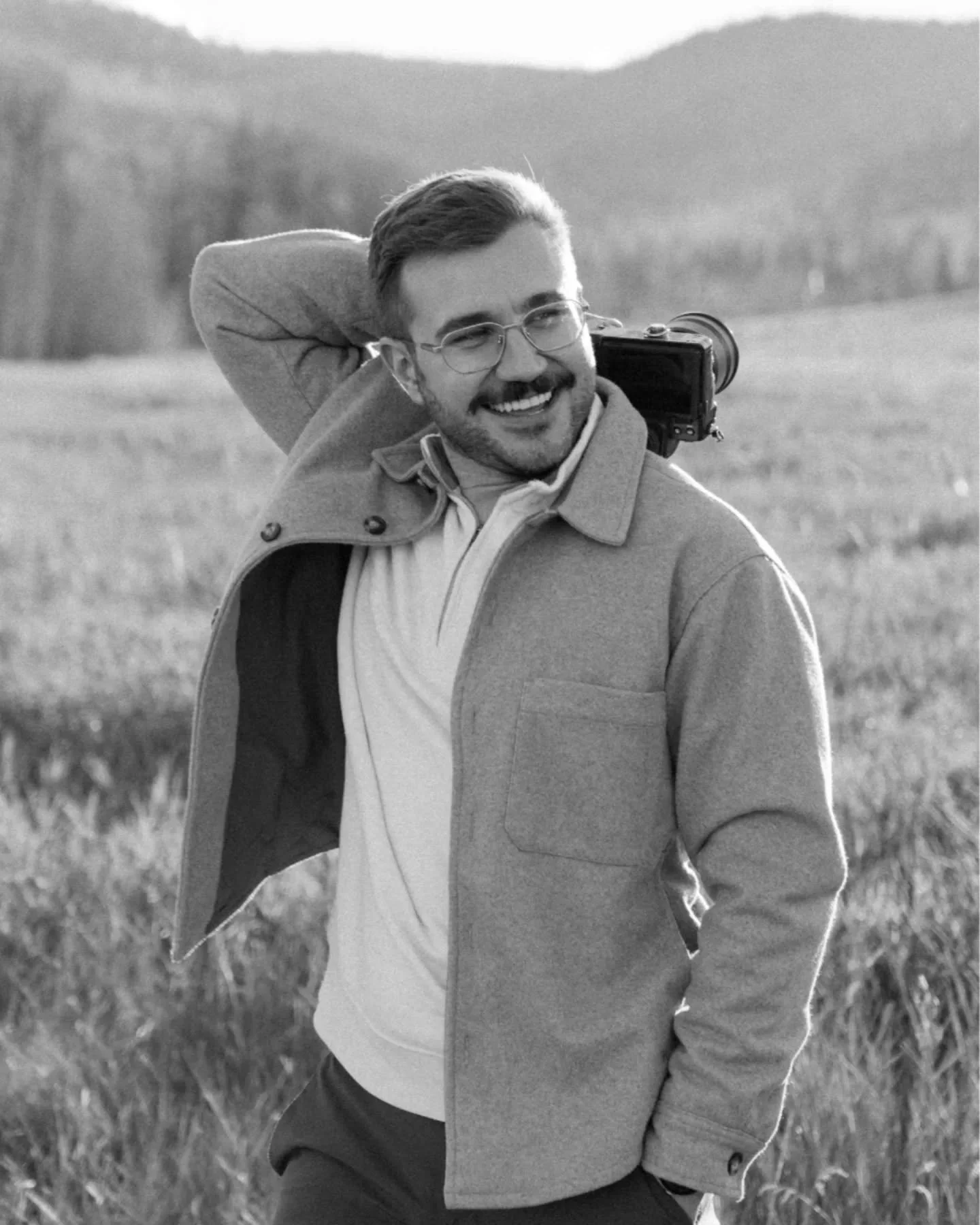 Hi friends!

This year has been incredible, I've met so many incredible people and captured countless love stories, but it's been a minute since I have shared more about myself, so I wanted to pop in and say hi and reintroduce myself.

I can&rsquo;t 