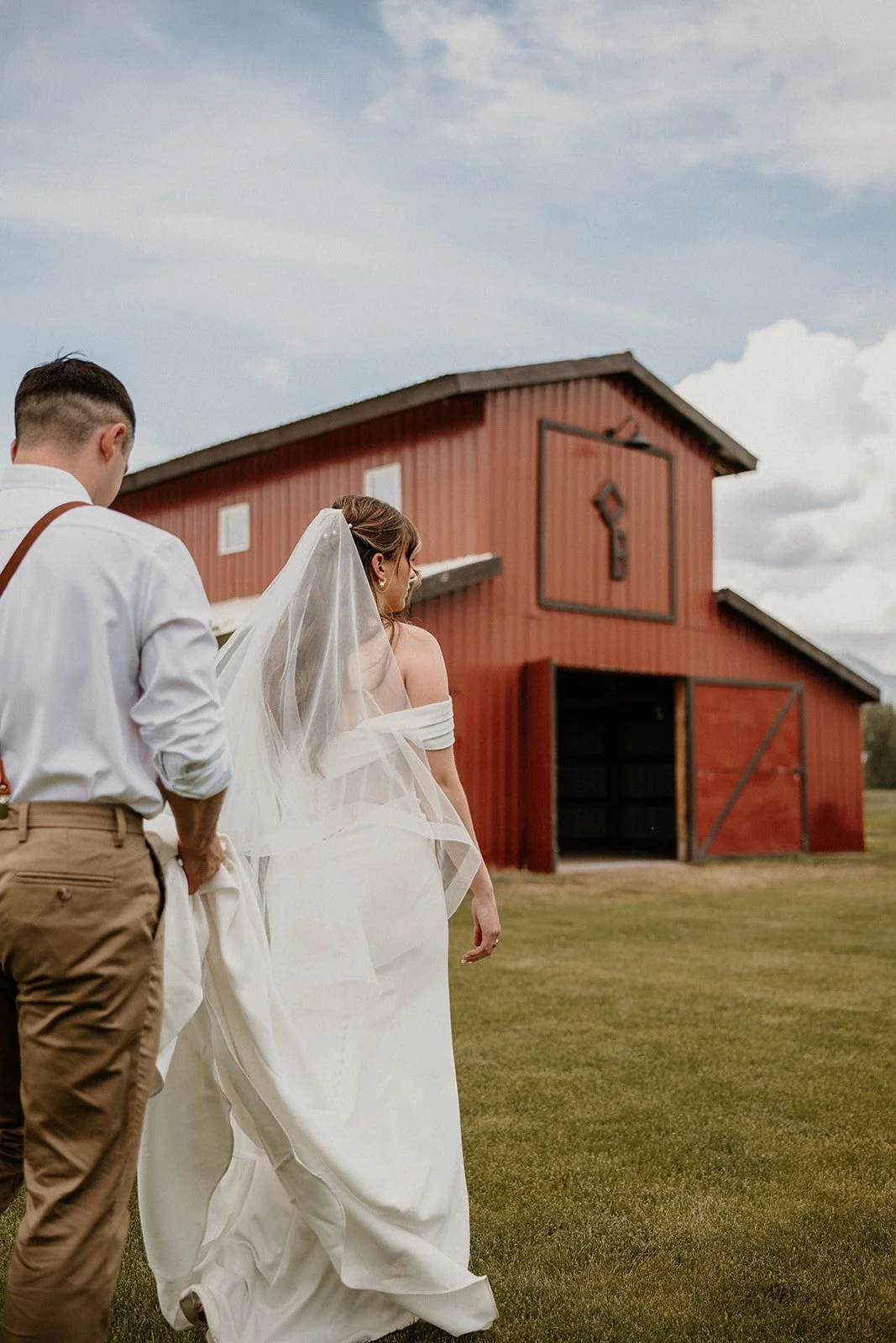 Wedding portraits at Diamond B Weddings, Montana