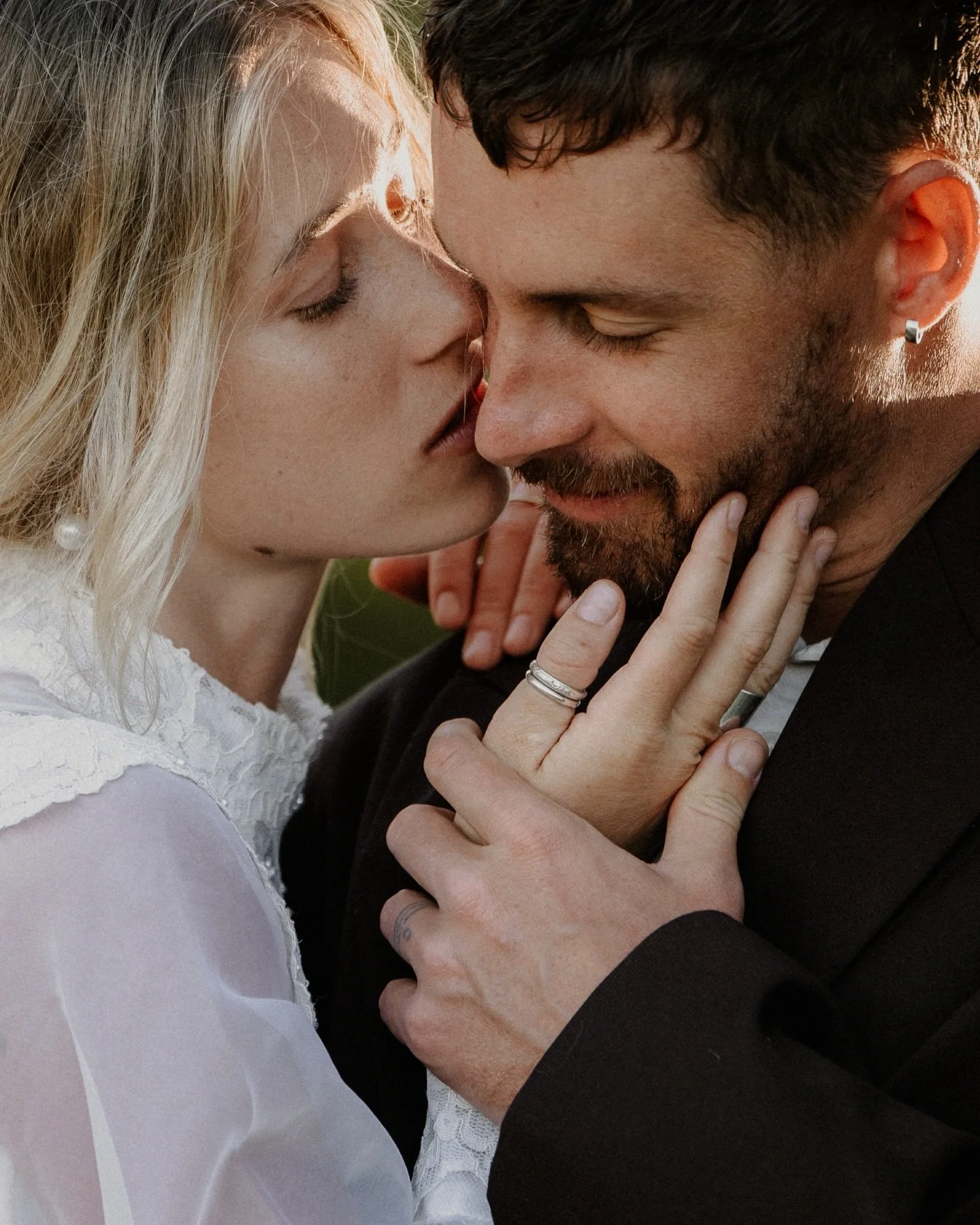 Claire &amp; Jordan&rsquo;s intimate elopement on Makua Beach 🌸