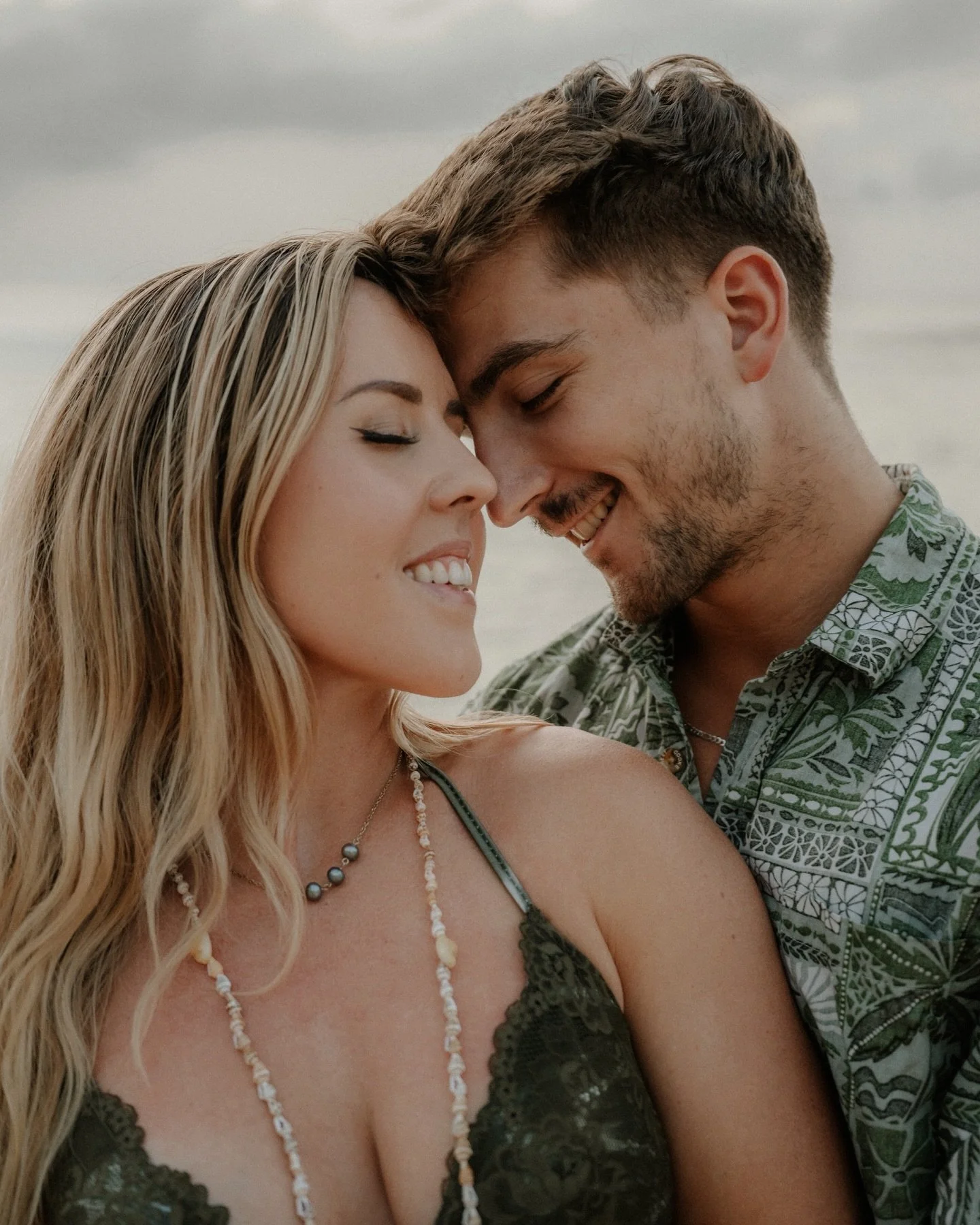 Moody sunset in Hawaii? Sign me up 🌺