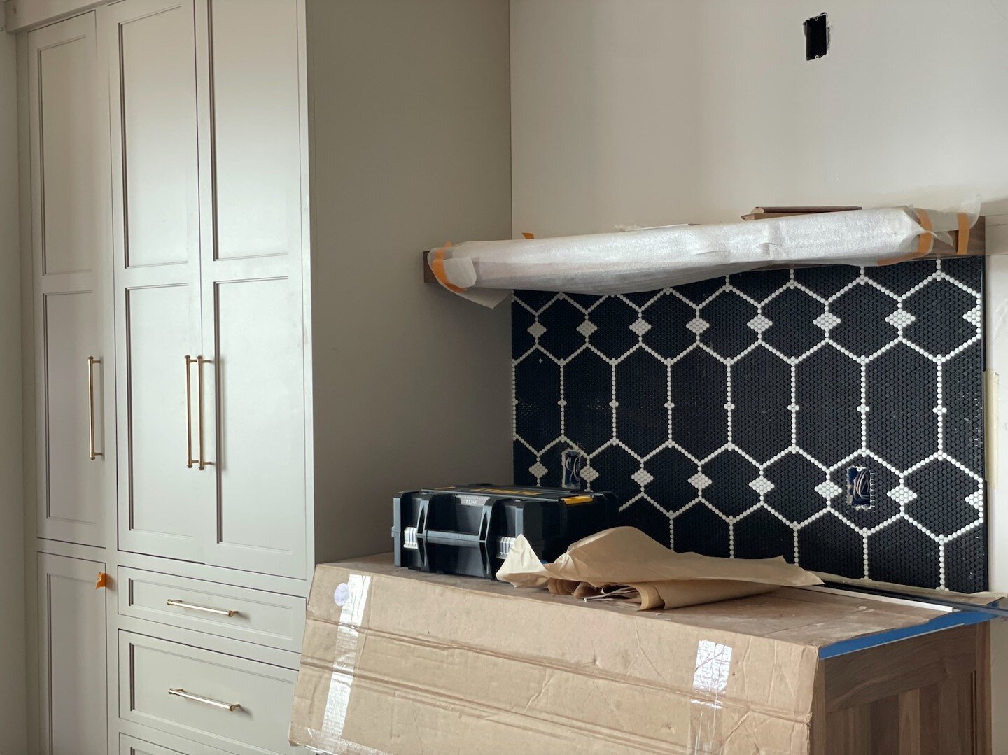Just a sneak peek of one of our current kitchen renovations in Colorado! 😍

We can't wait to see the finished product and share it with all of you! Stay tuned for more updates and progress shots. 🙌