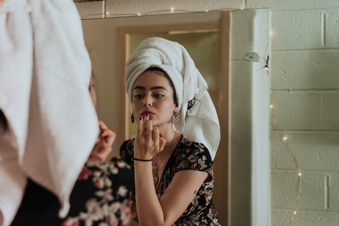 As the air gets drier and colder, keeping our body hydrated becomes more important. After showering, we recommend a good spray of hydrosol on the skin, and then lotion or serum, depending on how saucy you're feeling. Our botanical moisturizers are de