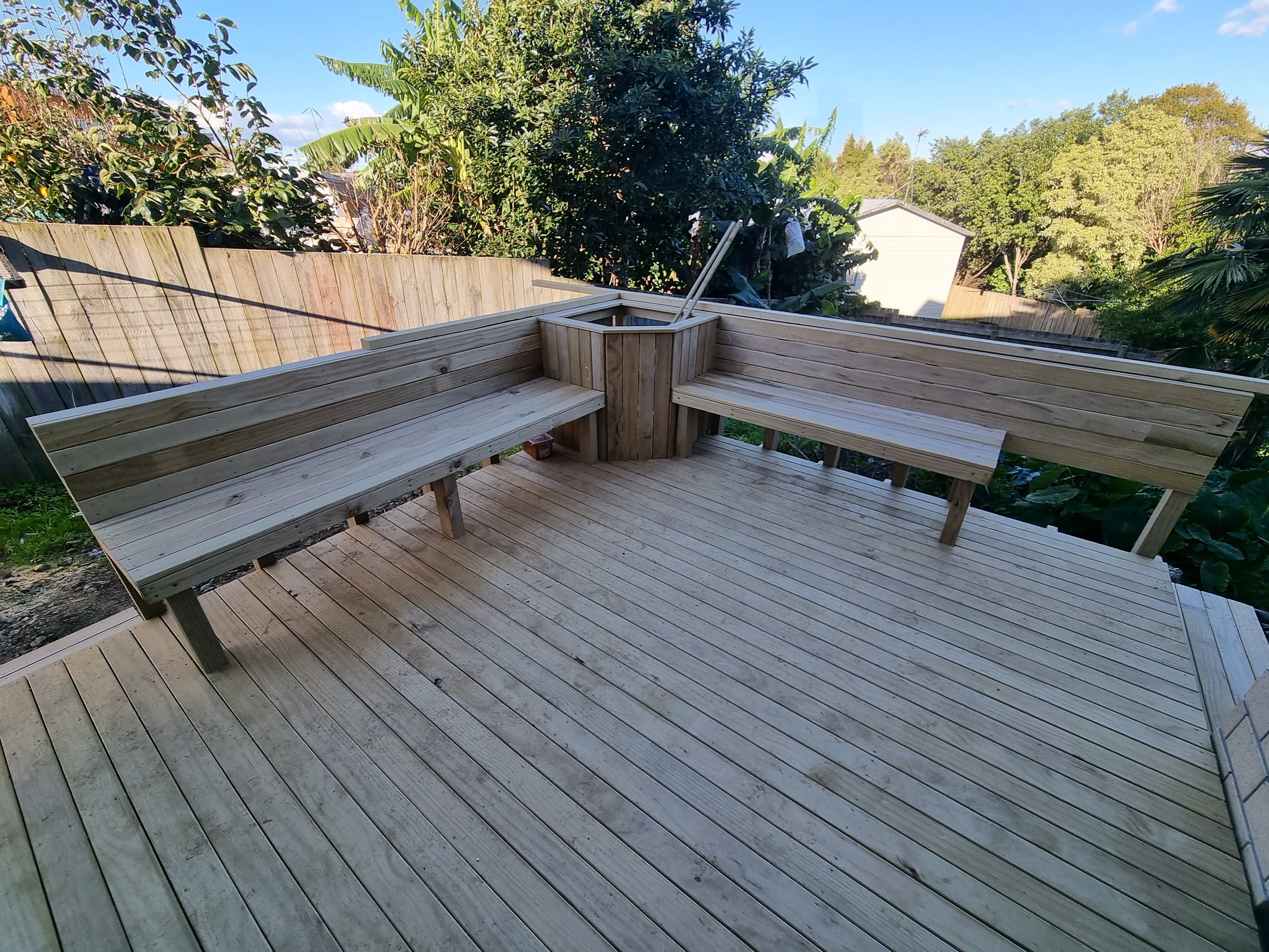 Deck Seats Planter