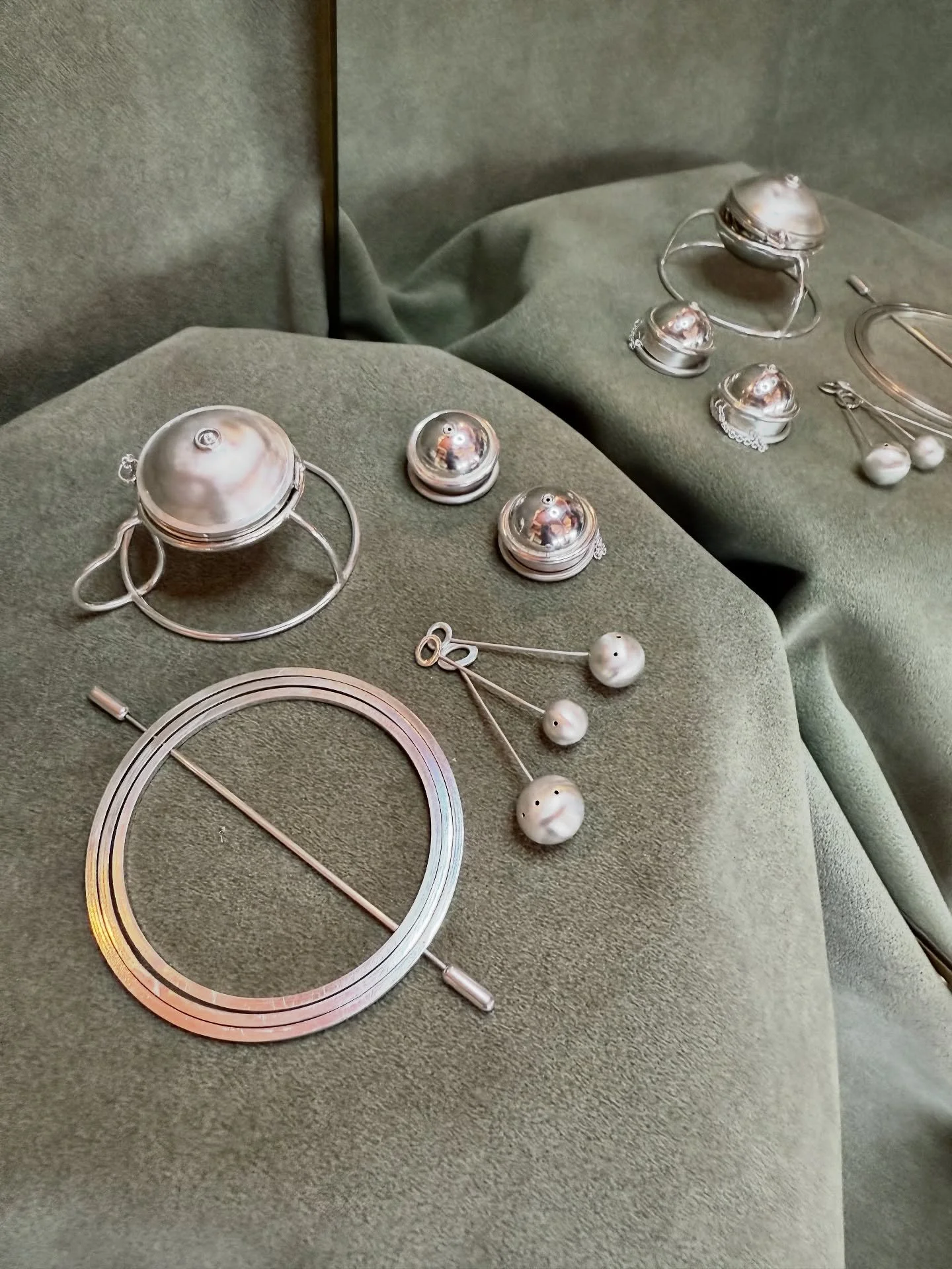 a gift 
#silversmith #ornament #silver #kineticjewelry #commission #wearableart #madewithlove #gift #motherhood #mothership #breastfeeding