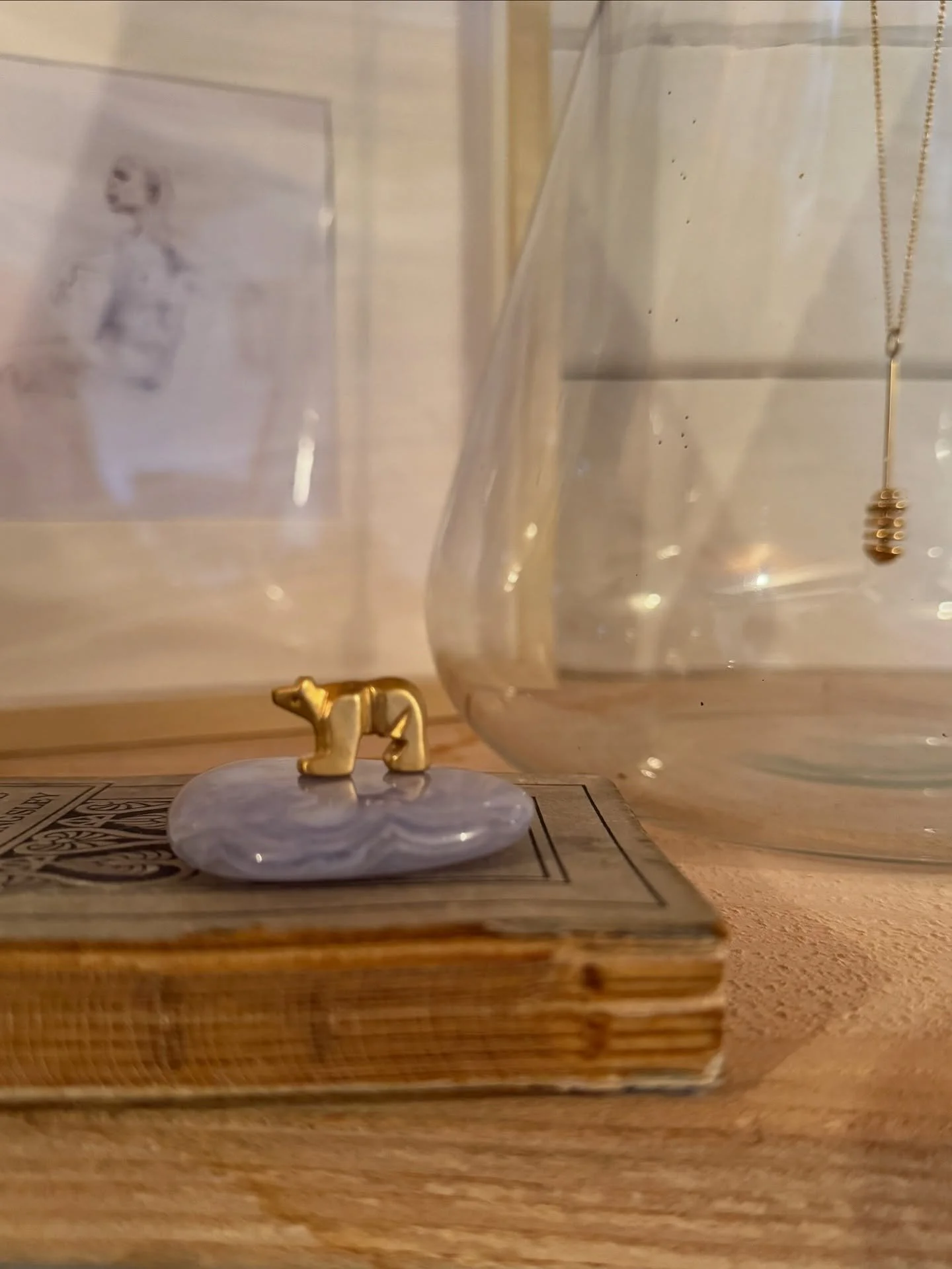 Bear & baby honey dipper with chain 
@fairminedofficial gold plated on sterling silver 
#silversmith #wearableart #handmade #madewithlove
#jewellery #contemporaryjewellery #ethicaljewellery #jewellerydesign
#uniquejewellery #modernjewellery 
#s