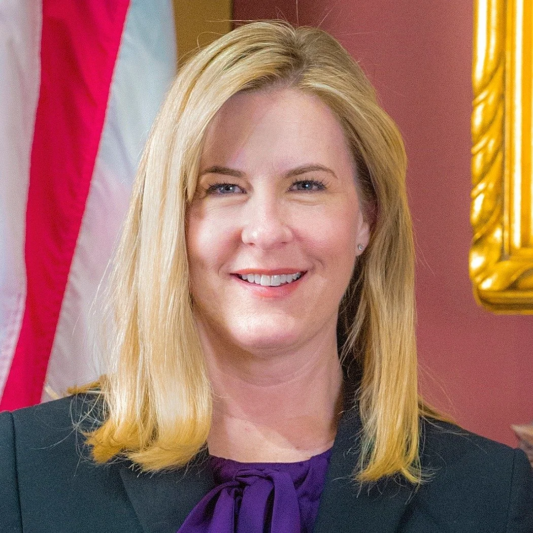📝 SUNDAY MUSINGS 📝

💔 Over the weekend, we lost Democratic Minnesota State Representative Melissa Hortman and her husband to a senseless act of violence. Democratic State Senator John Hoffman and his wife were also shot multiple times in what appe
