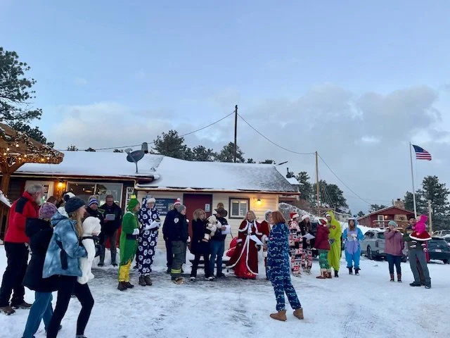 More carolers.jpg