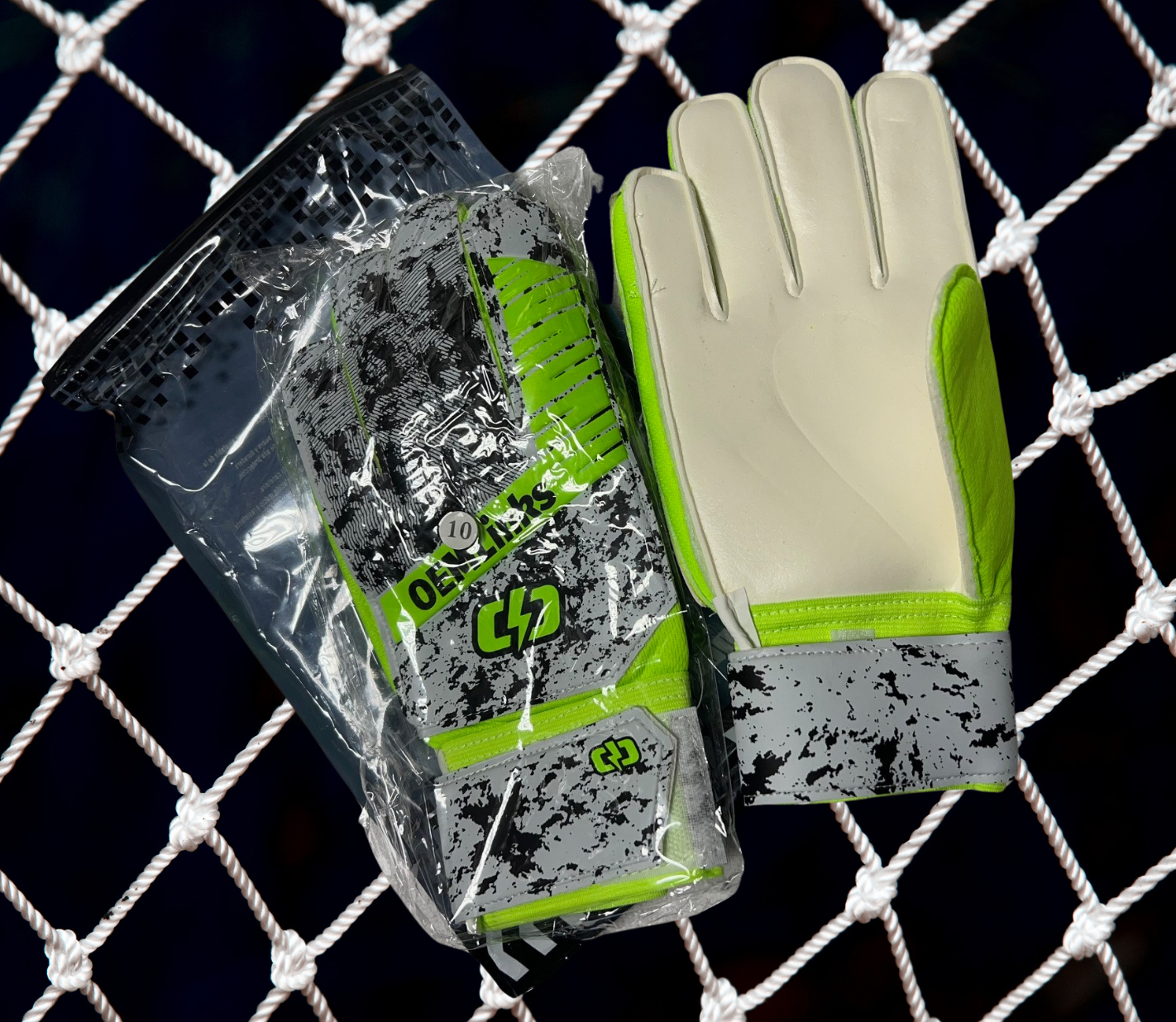 Website Gloves(3).png