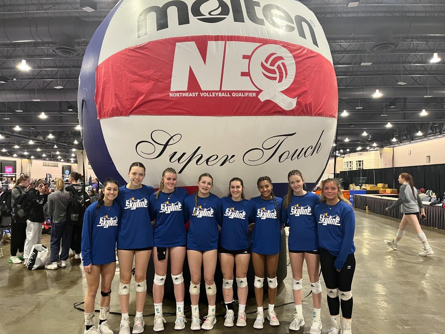15 Royal win their bracket day 3 of NEQ!! They finish the tournament with a 6-2 record, great job girls!!
.
.
.
#coskylinejrs #15Royal #NEQ