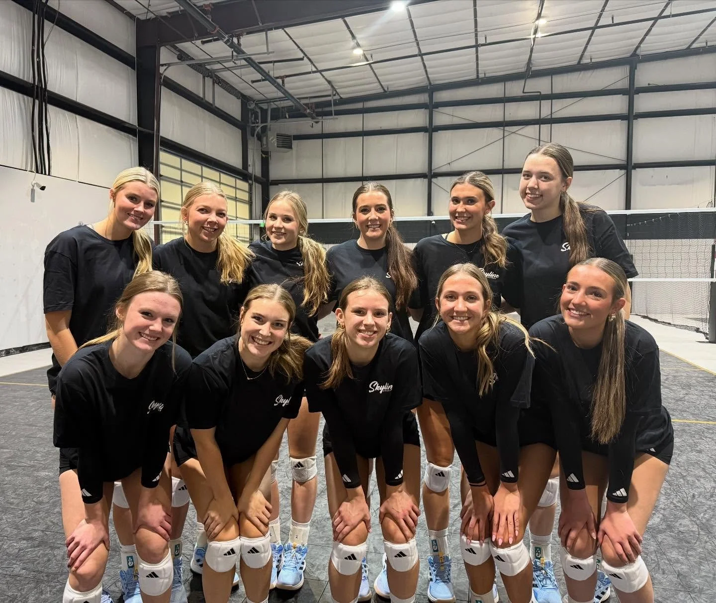 The wait is over! 17 Royal is ready to take on the season! Go Skyline🖤💙