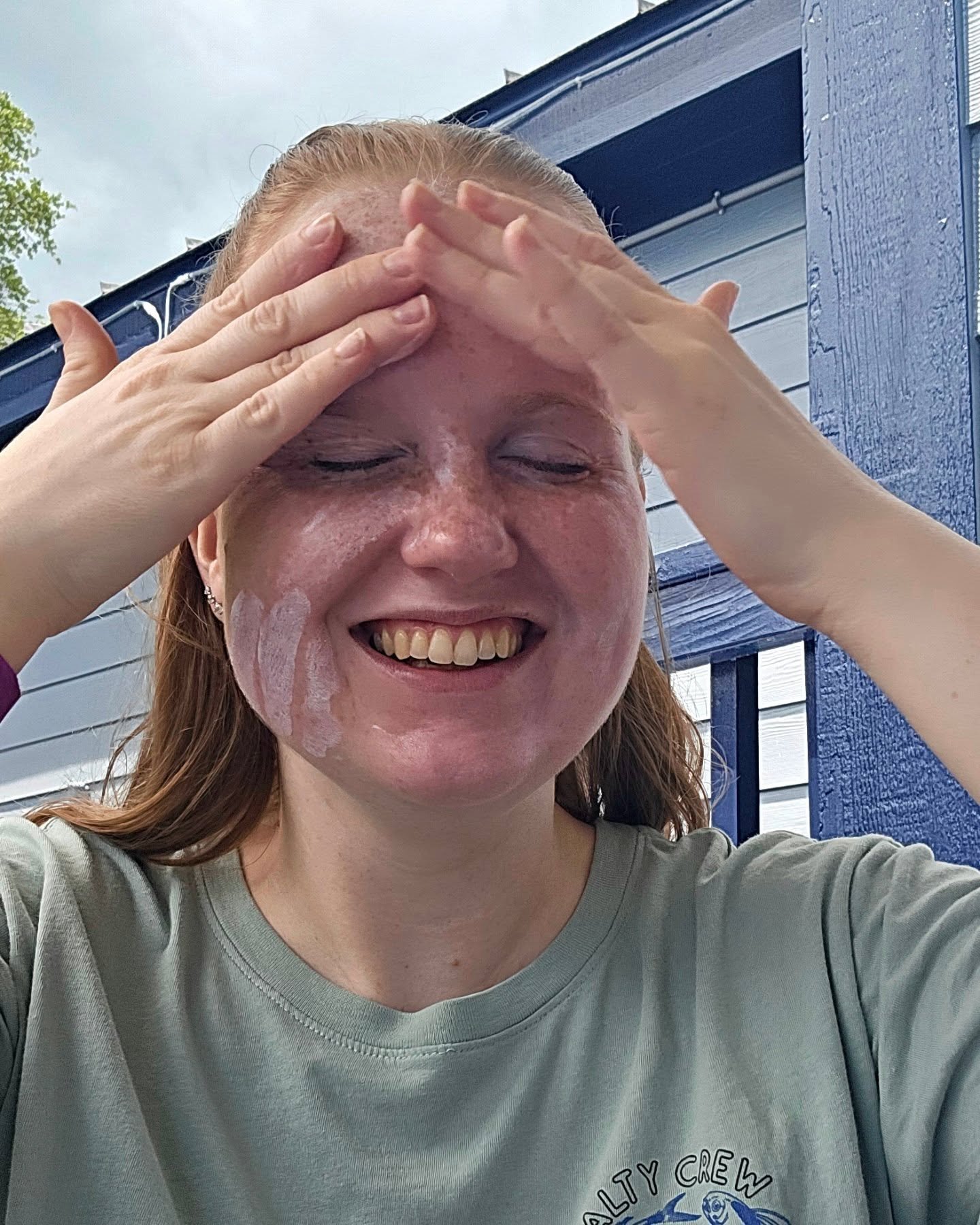 My phone takes pictures when you raise your hand at it, and I was using my camera to reapply SPF at lunchtime ✨️

REMINDER: SPF is a 365-day a year commitment regardless if its sunny, raining, snowing, or cloudy. 

UV damage is still present ✌️

I kn