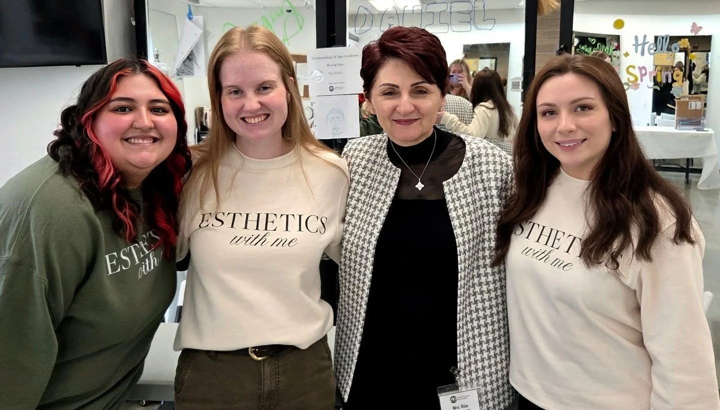 The best part of the CSA job fair? 👇

Seeing our teacher Ms Dita 💜

All five members of the EWM team are CSA graduates ✨ 

We did recently hire our fifth esthetician
(she starts next week!) - and we did meet her originally at the CSA job fair in 20