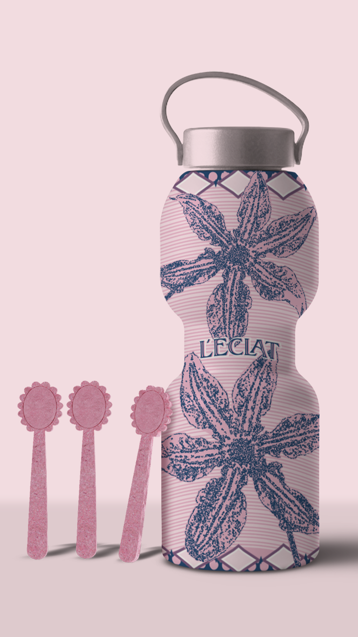 leclat+water+bottle+and+spoon.png