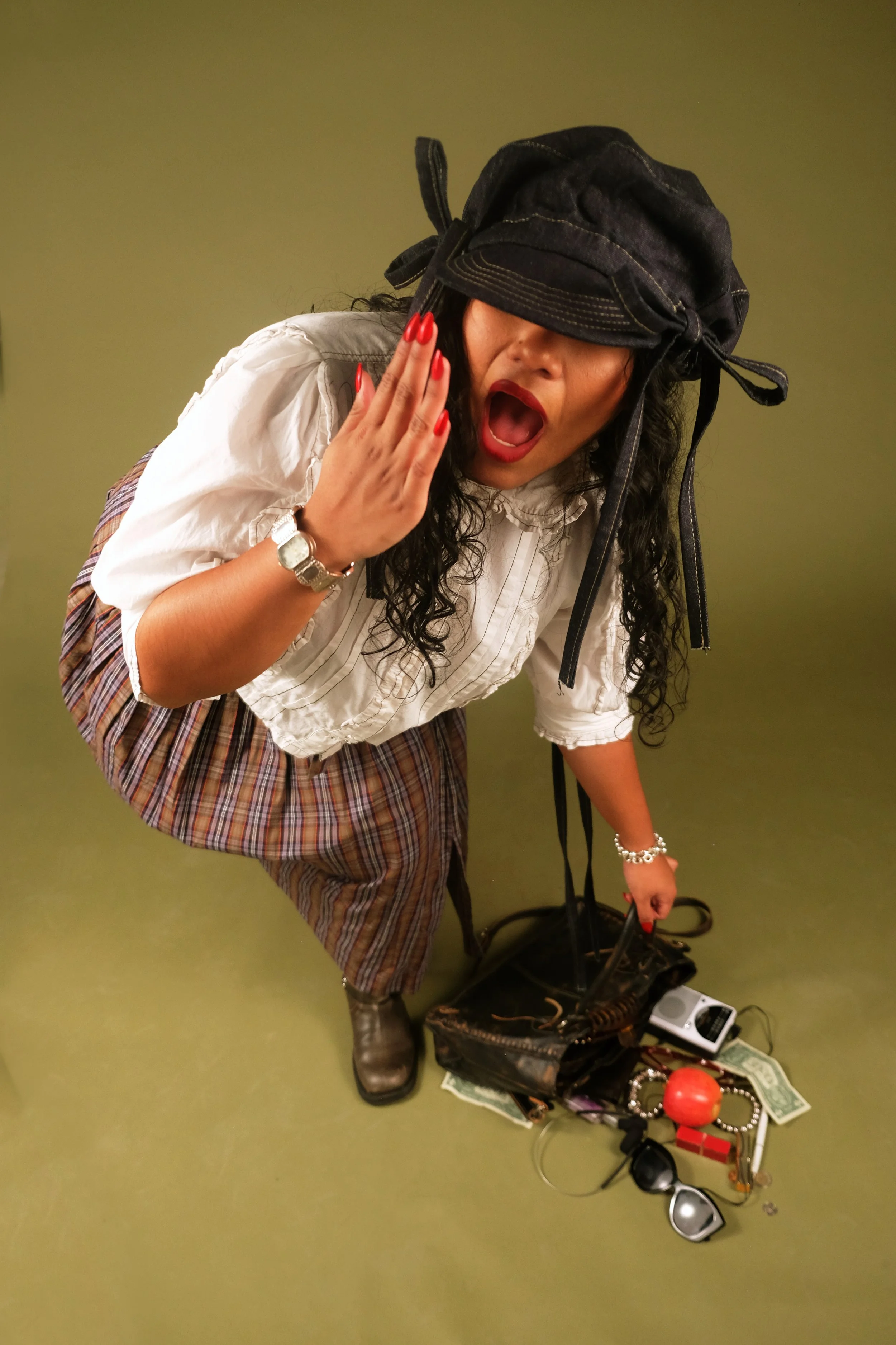 sheena dropping bag gasp.jpg