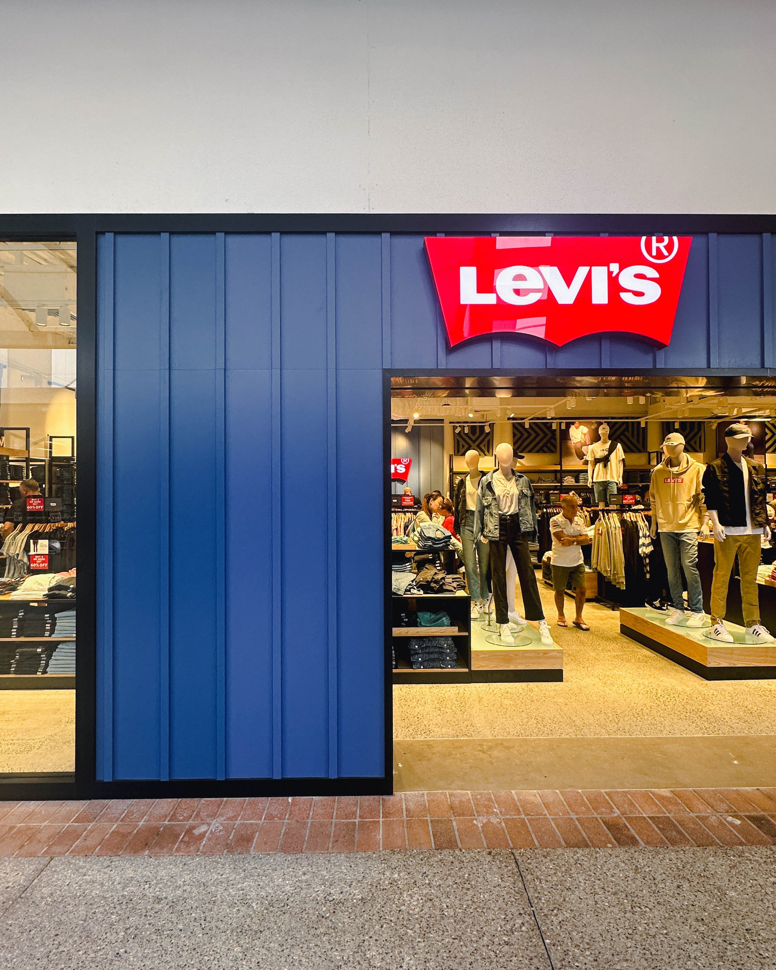 Levi's Harbourtown by Addition Projects-8.jpg