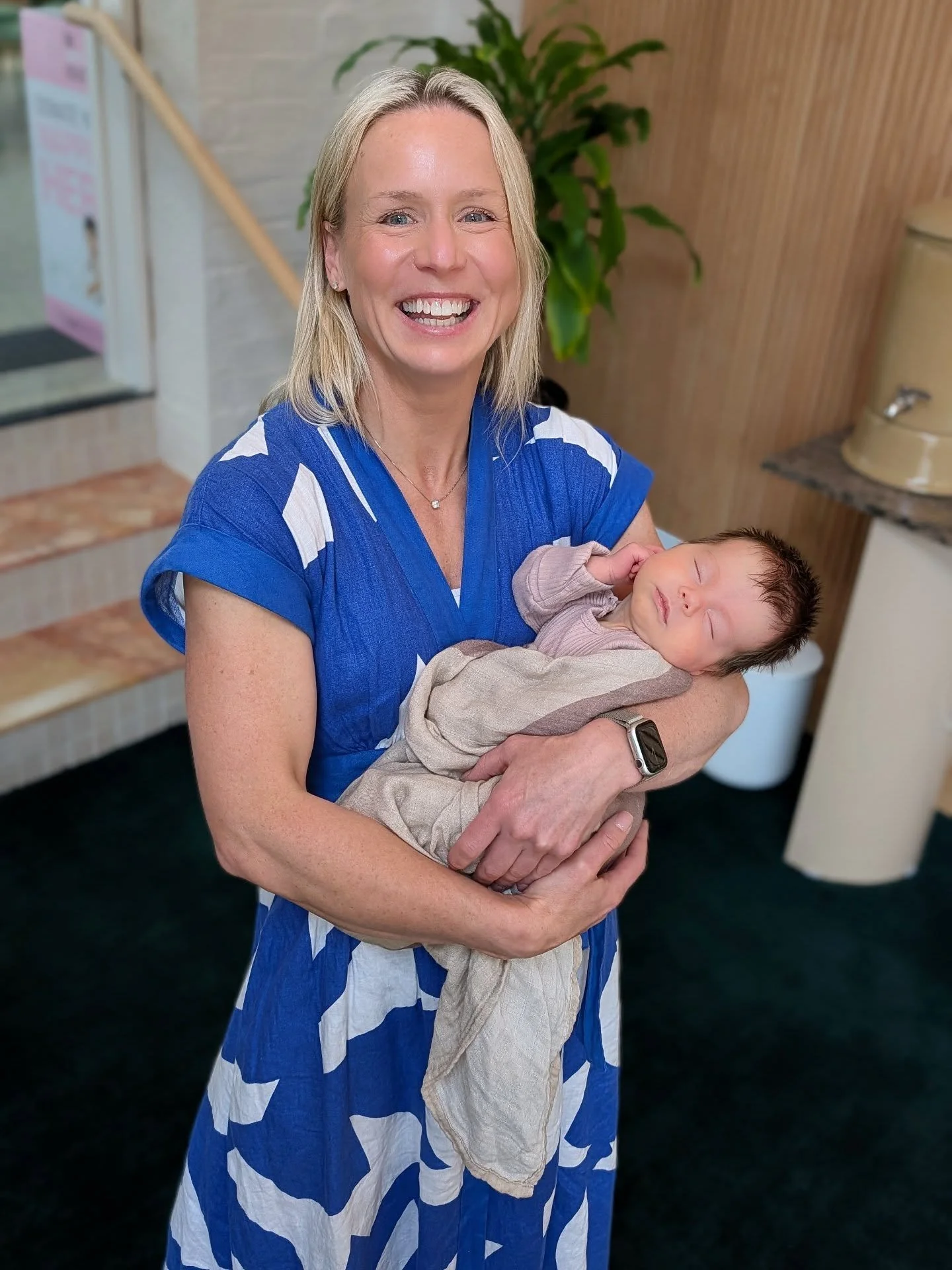 It was a very special Father's Day this year for Steph and Dylan, with their daughter Quinn deciding it would be the perfect day to make an entrance into the world ✨
Dr Aleisha loved catching up with Steph and Quinn back at Berth this week. Just loo