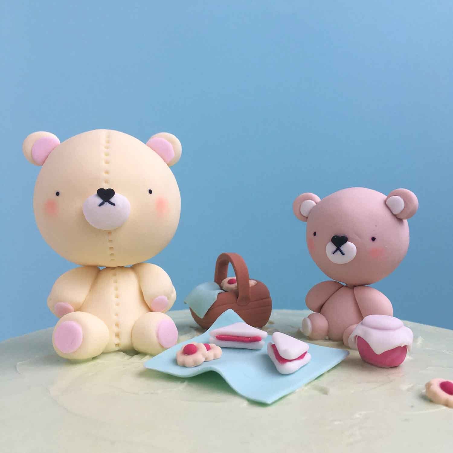 Teddy Bear Picnic specialty cake topper set will be a big surprise at a picnic party