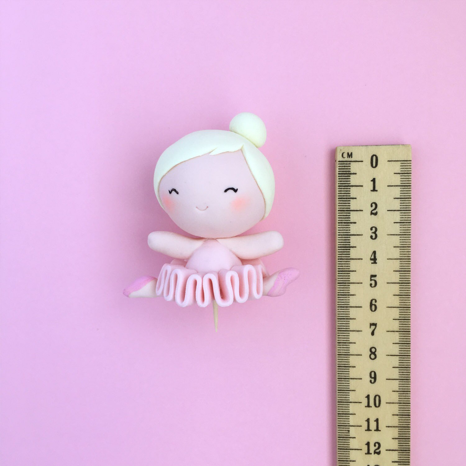Ballerina Specialty Cake Topper will bring the theatre and fun to your little dancer ballerina party