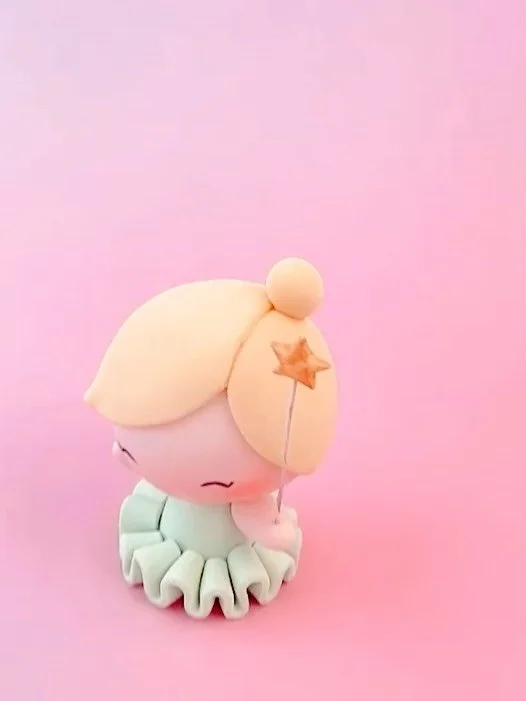 Sprinkling happiness one fairy flight at a time ✨

#pleasecakery #caketopper #cakesofig #sugarart #cakeart #cake #boutiquecake #newcastlecakedecorator #newcastlecakes #sydneycakes #centralcoastcakes #huntervalleycakes #canberracakes #melbournecakes #