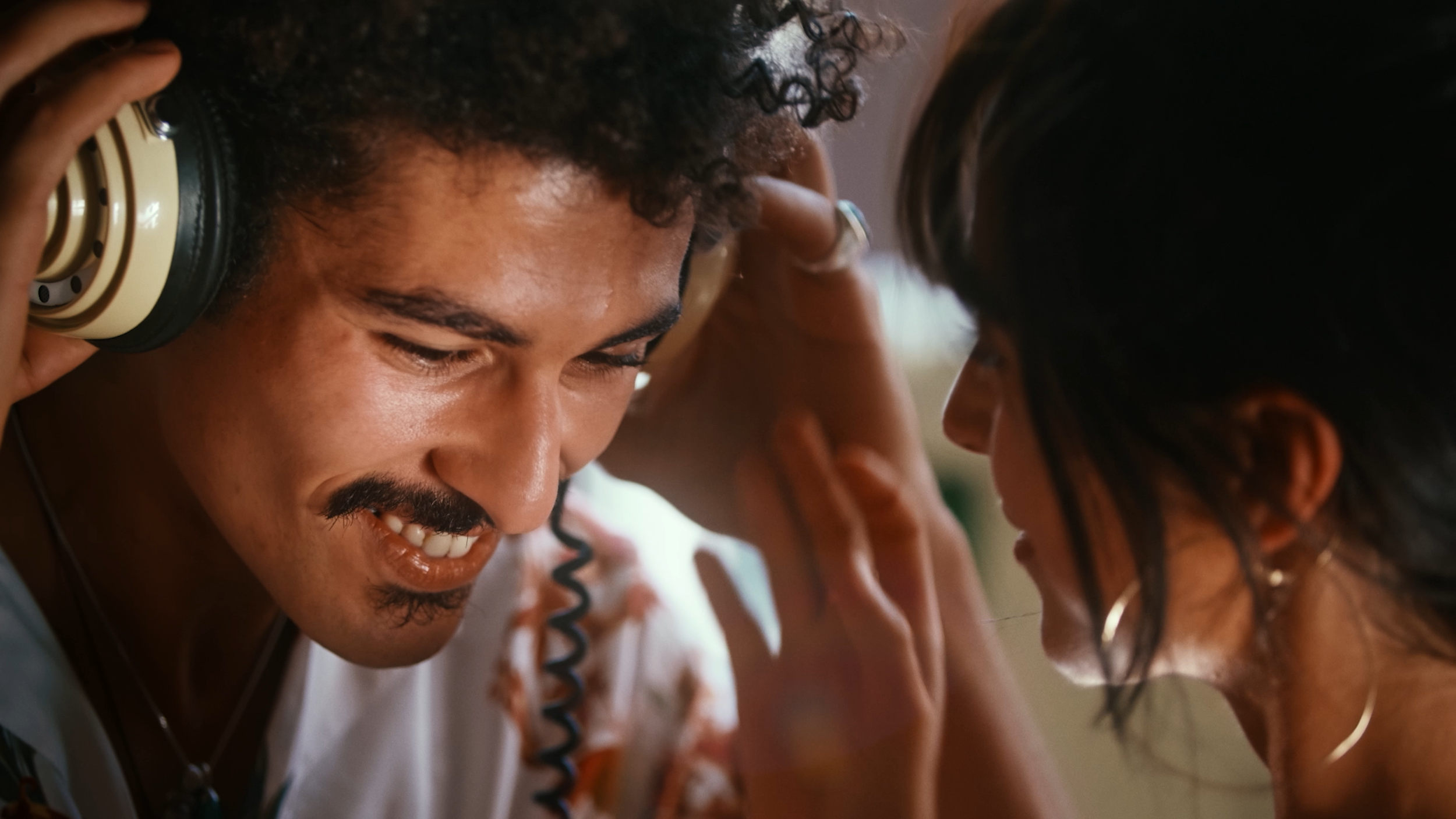 210111-Endless_Sunday_final - 4K.00_00_36_06.Still030.png