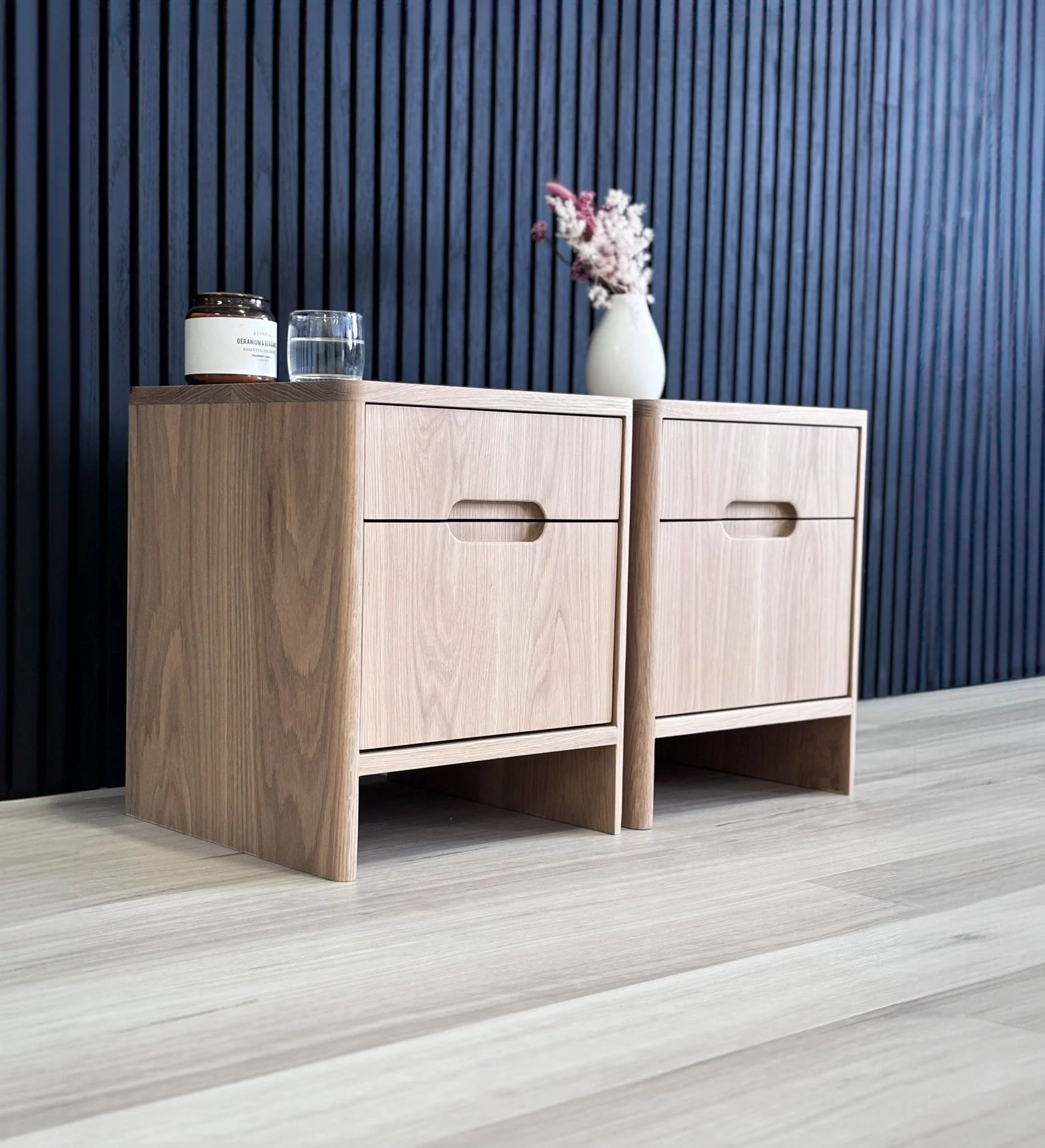 bedside-table-devoto-american-oak-sydney-II.jpg