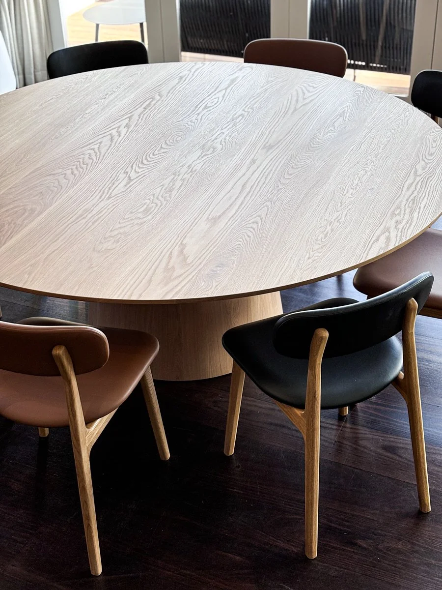 American-Oak-Dining-Table-Sydney.jpg