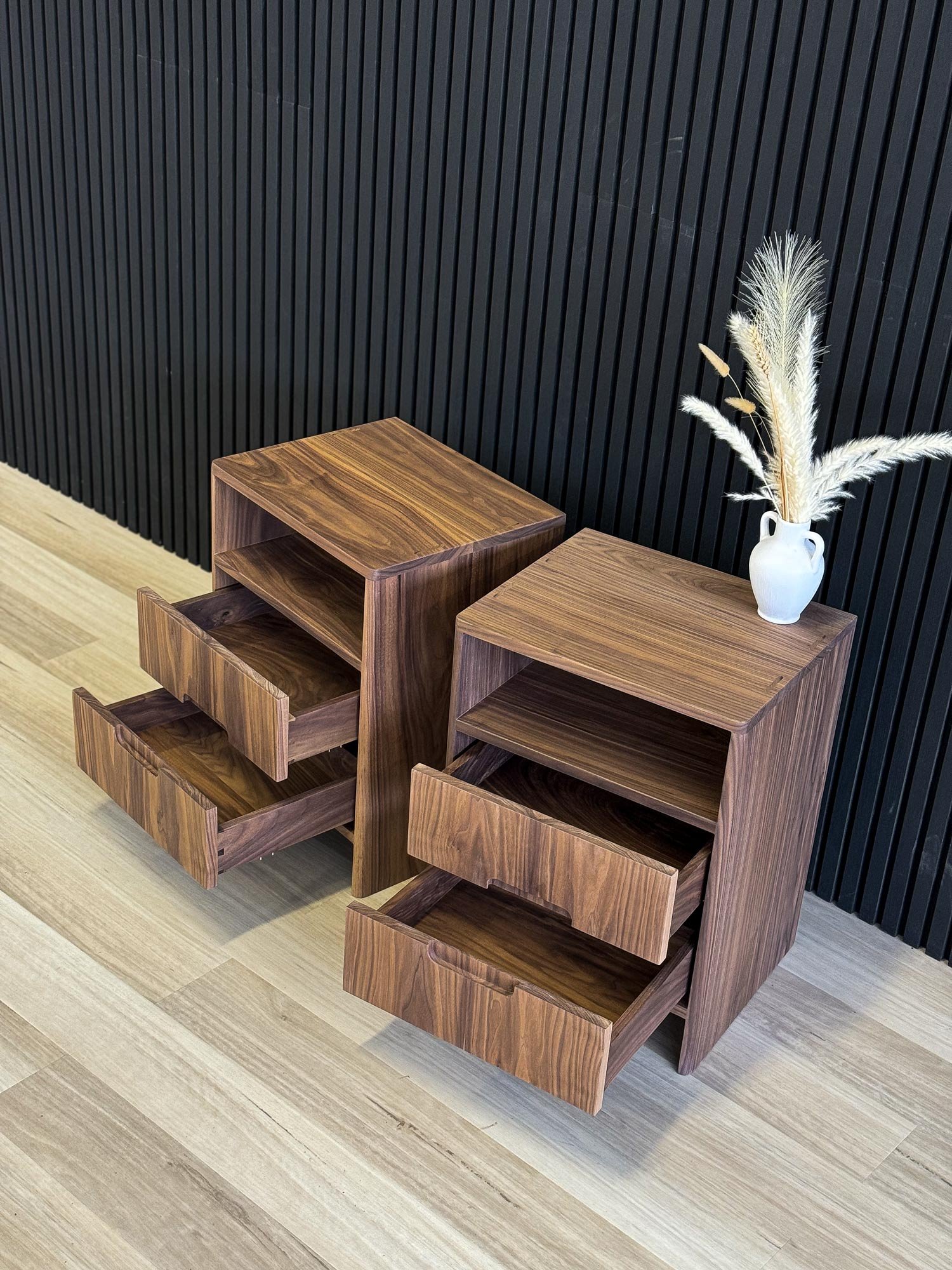 bedside-table-devoto-american-walnut-sydney-II.jpg