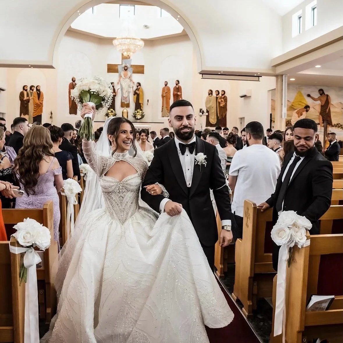 Glow for the beautiful Tania @taniasawa_ 

Captured by @a2zweddings @a2zsocials 

@normaandlili 
@taniachihamakeup 
@andiasmarohair 
@princess_flowersss 

#madetoglowtans