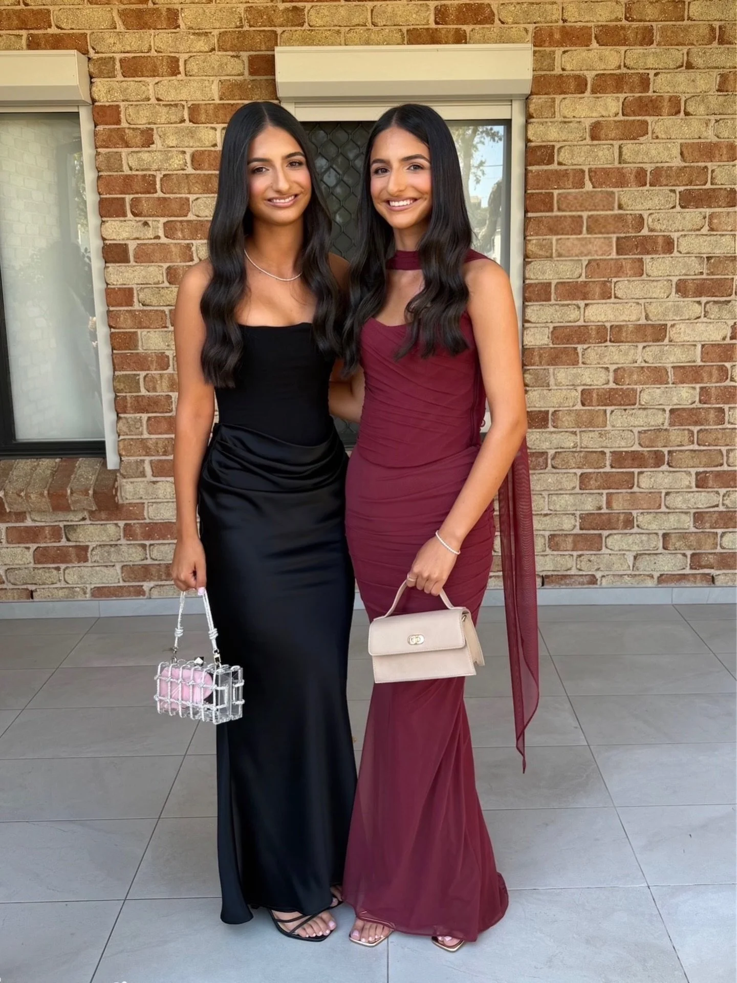 Formal glow for these stunning twin sisters ♡

#madetoglowtans