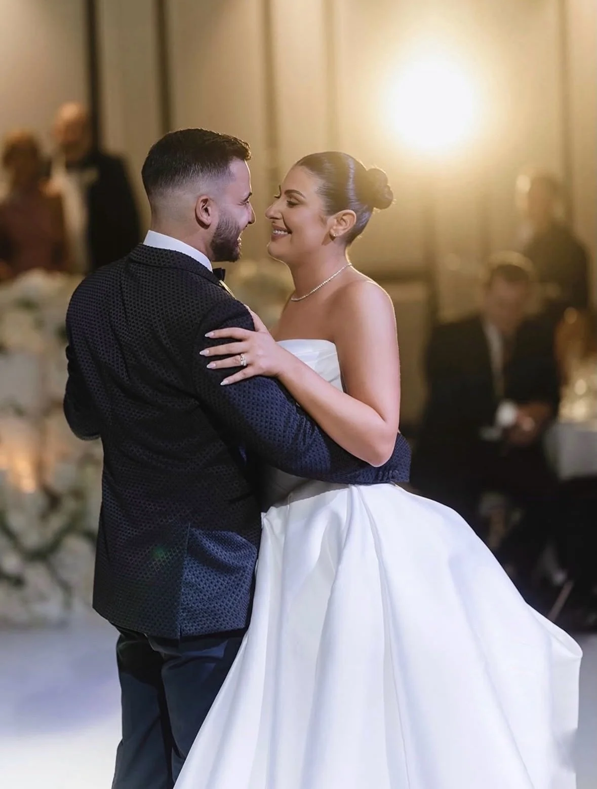 Glow for my gorgeous bride Samatha @saamalvaro 

@leahdagloria 
@ricojordan_ 
@bynavarra 
@rollupinarolls 
@allisonvecchiomua 
@rossibydesign 
@guisellemarielhairandmakeup 
@sugarimpressioncakes 
@joe_dimento_mc 

#madetoglowtans