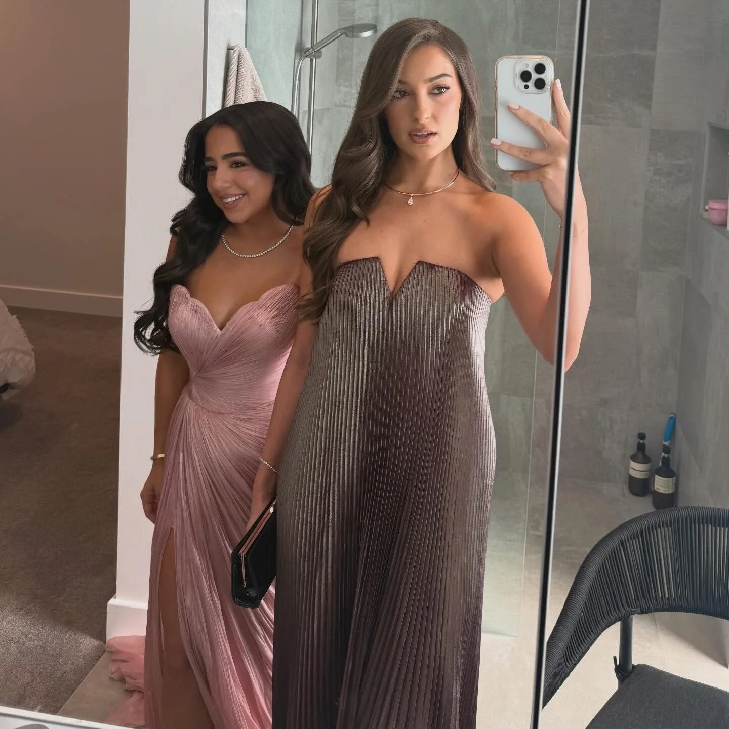 Glow for these gorgeous girls ♡ @toriregann @sarah.sassine 

#madetoglowtans