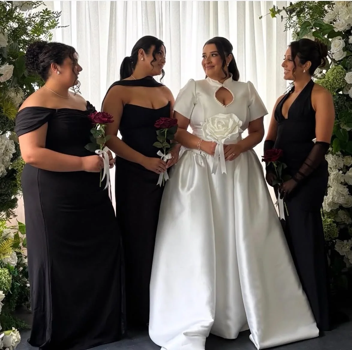 Glow for my gorgeous bride Nisrene and her girls ♡ @nisrenee 

gown @haladaherbridal 
photography @pixelmediaau 
hair @ts.hairau 
makeup @laurenemmsmakeup 
socials @modernroma_ 

#madetoglowtans