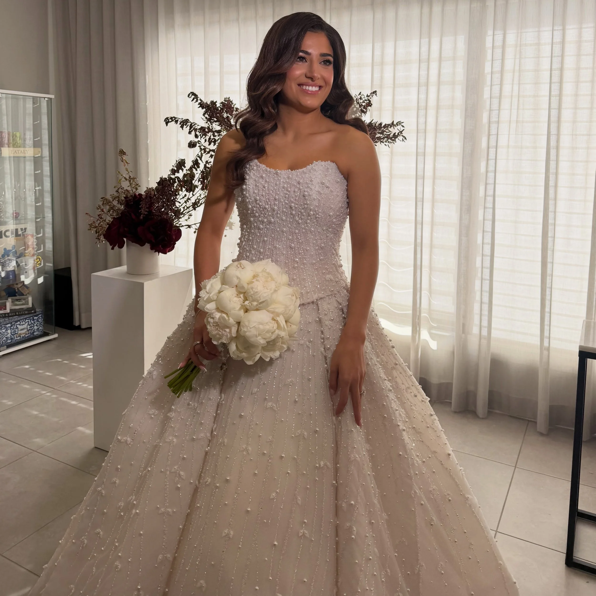 Glow for my gorgeous girl @alyssapulvirenti 

makeup @lailamareemakeup 
hair @rubylarissahair 
gown @zoe_marie_couture 
photography @saltatelier_wedding 
socials @saltatelier_socials 
styling @eventsbyandy 
venue @bynavarra 

#madetoglowtans