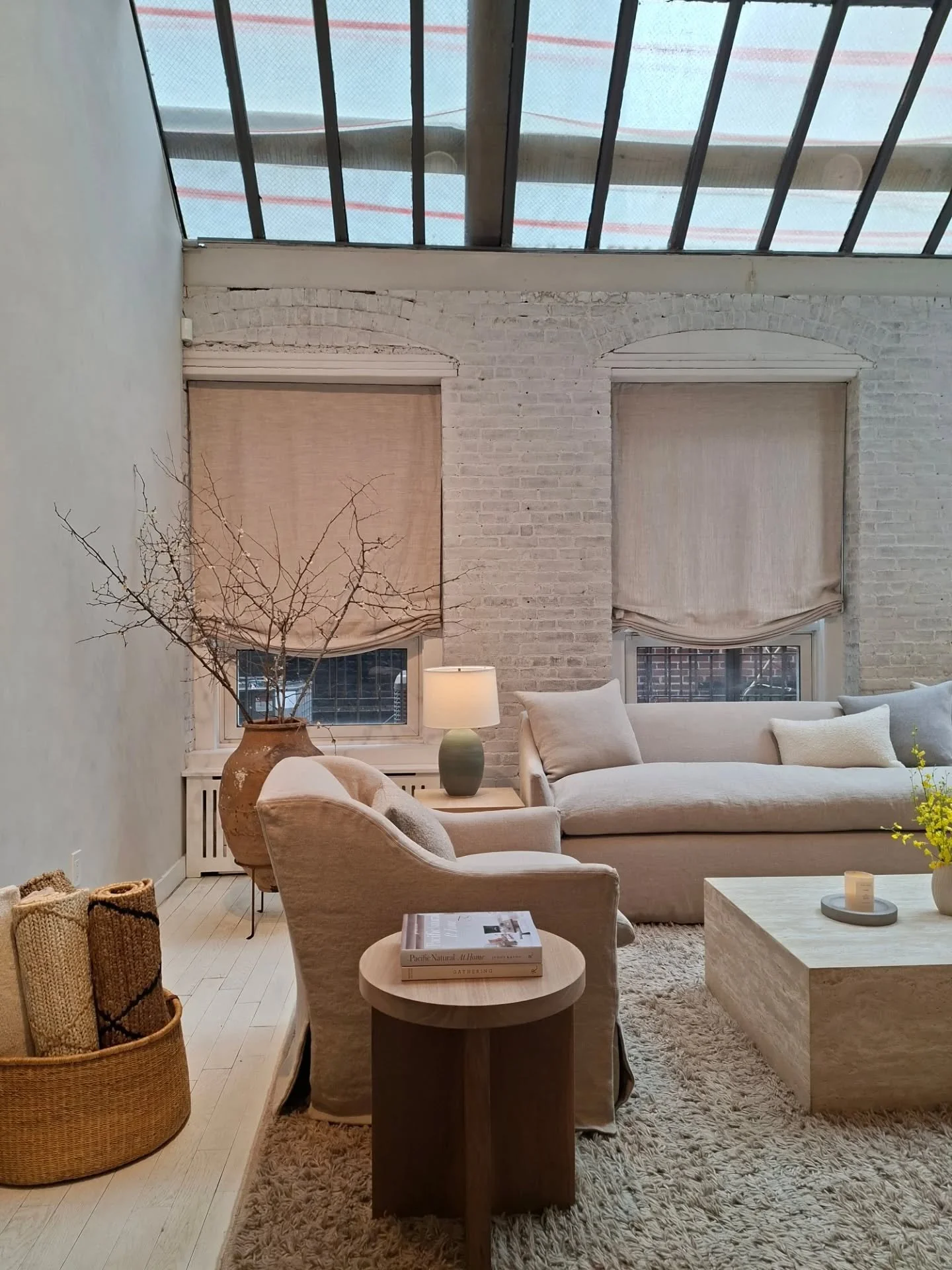 Just back from a family holiday with even more ideas for changes around the house. Scrolling through some photos from the last New York trip. This @jennikaynehome store in Soho was definitely one of the highlights and it will be a must to visit again