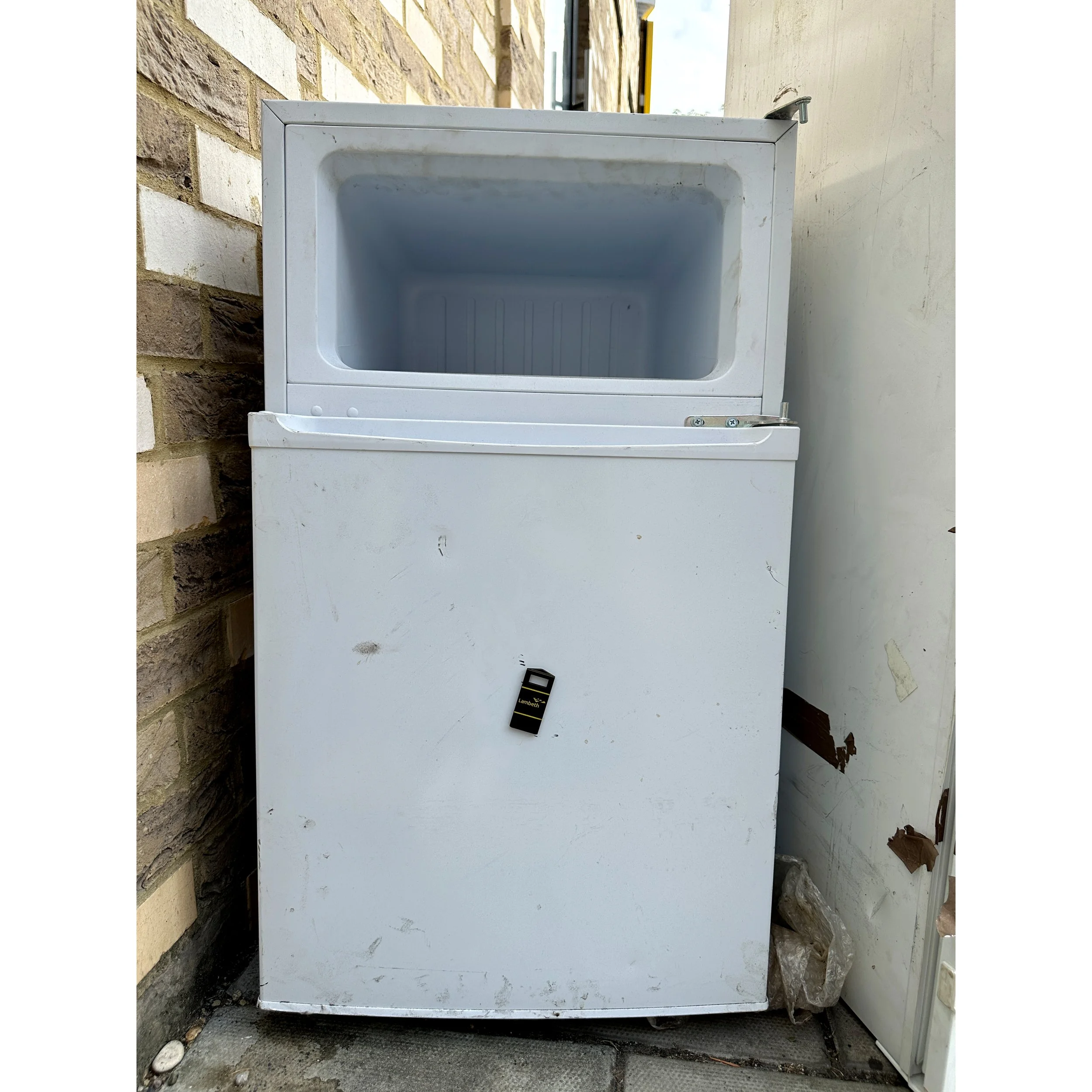 lambeth_bin_magnet_small_fridge.jpg